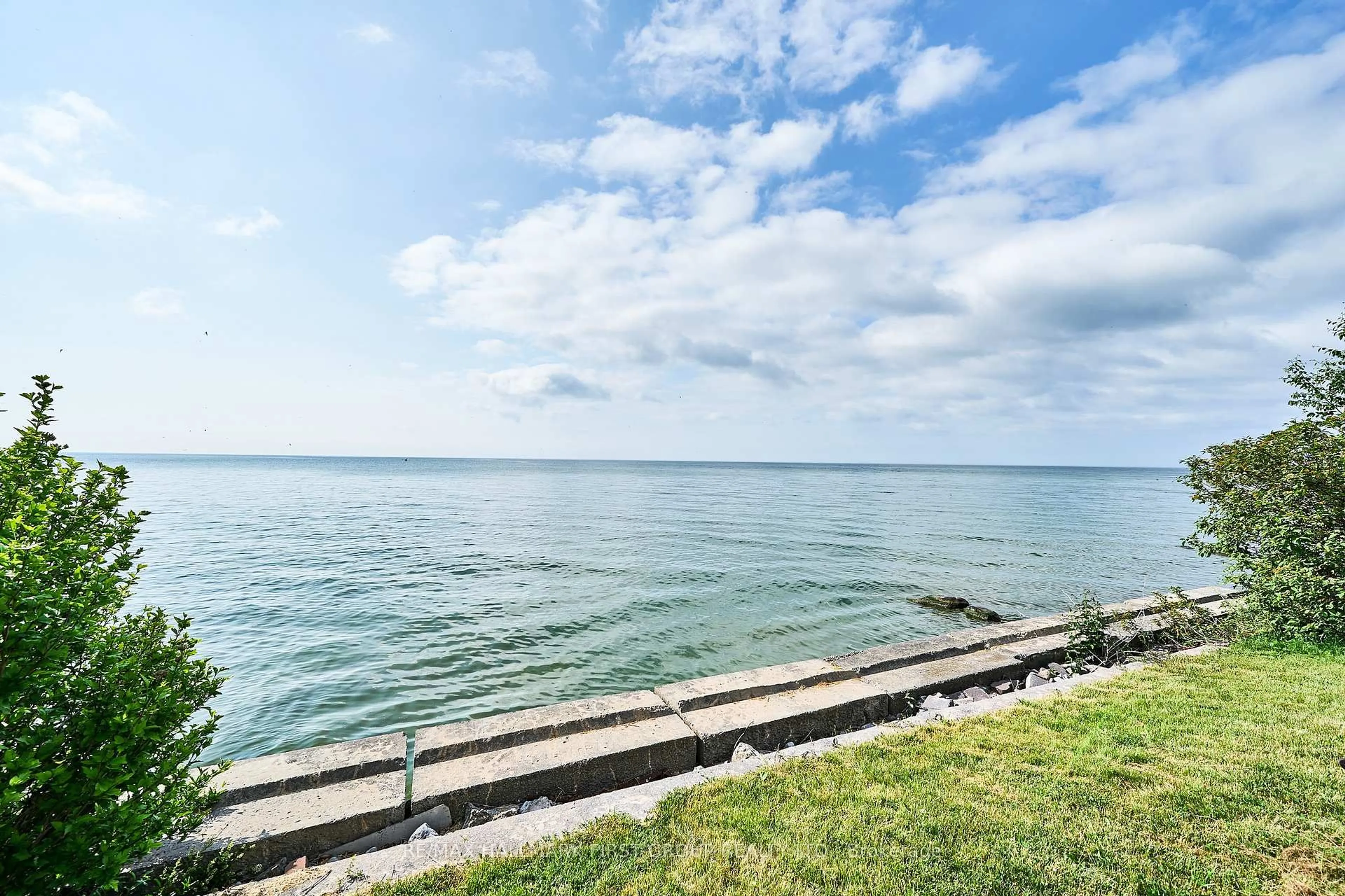 Unknown for 16 Ontoro Blvd, Ajax Ontario L1Z 1X6