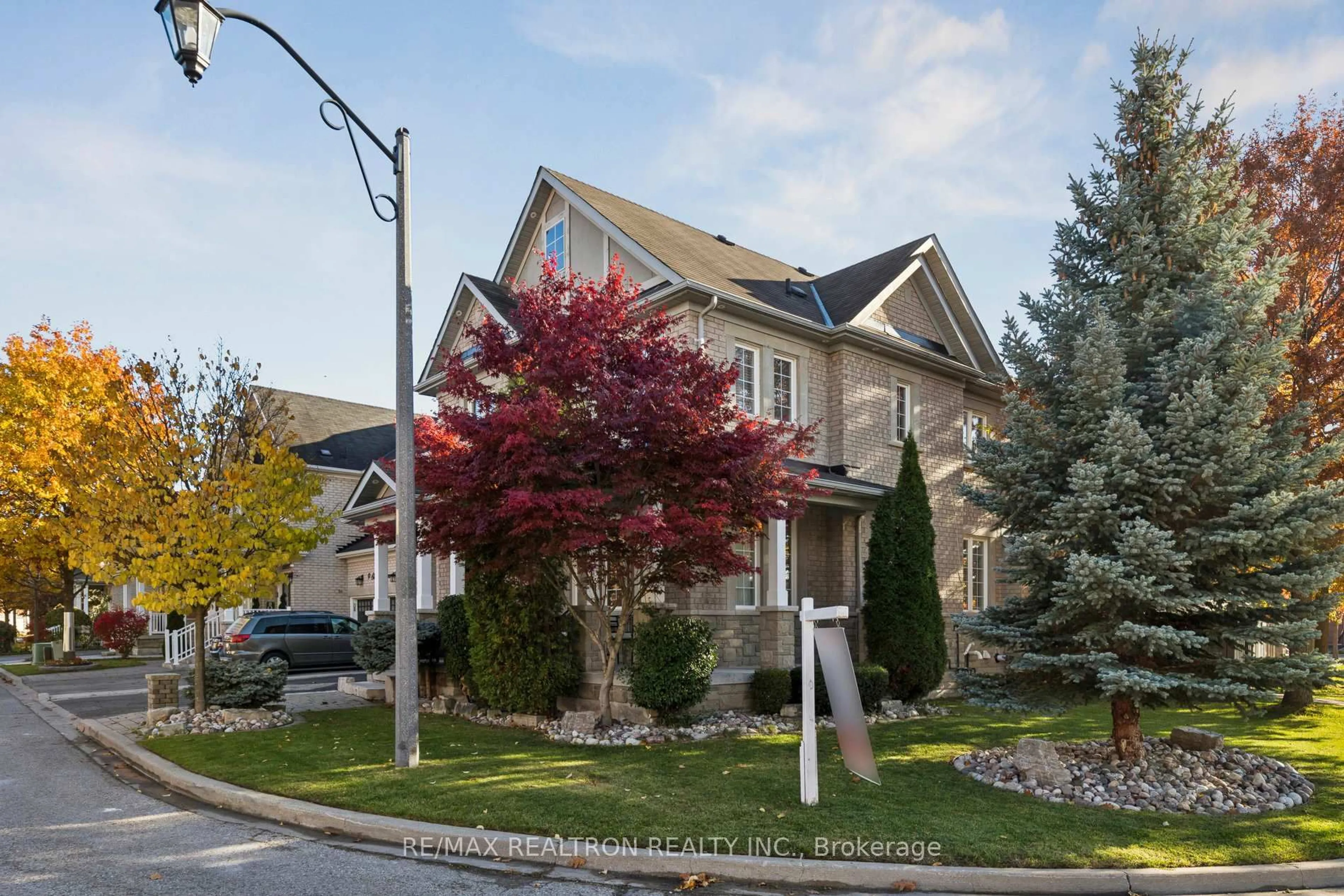 Home with vinyl exterior material, street for 11 Shorten Pl, Ajax Ontario L1T 0E9