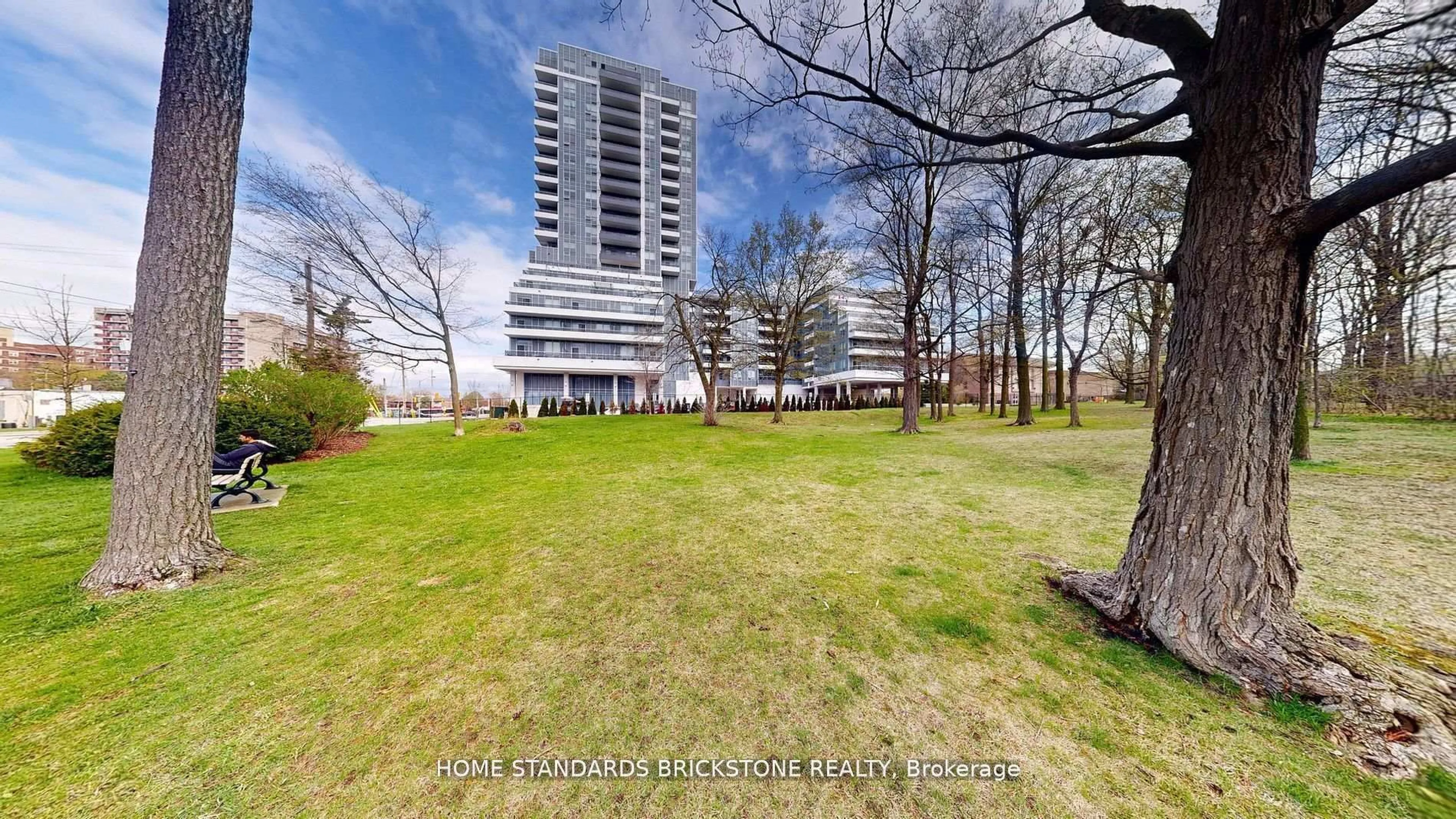 A pic from outside/outdoor area/front of a property/back of a property/a pic from drone, building for 3121 Sheppard Ave #2005, Toronto Ontario M1T 0B6