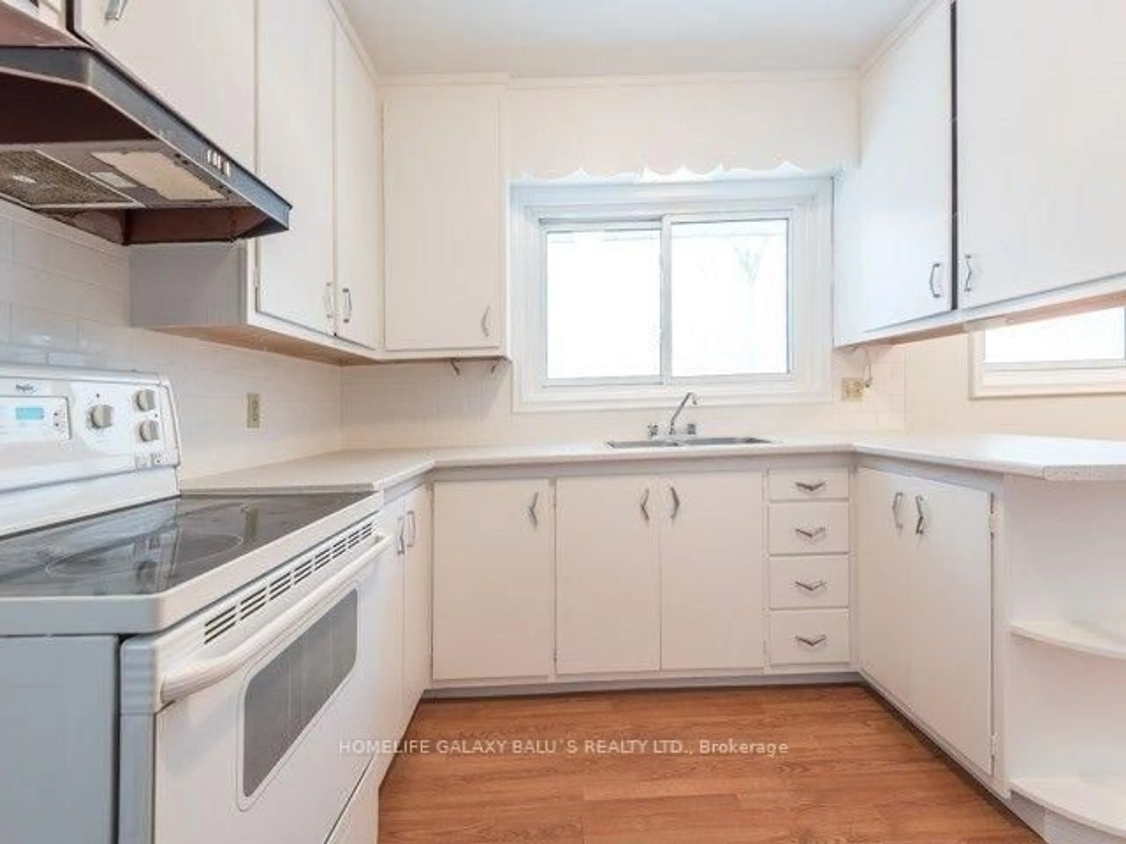 Standard kitchen, unknown for 427 Fairleigh Ave, Oshawa Ontario L1J 2W4