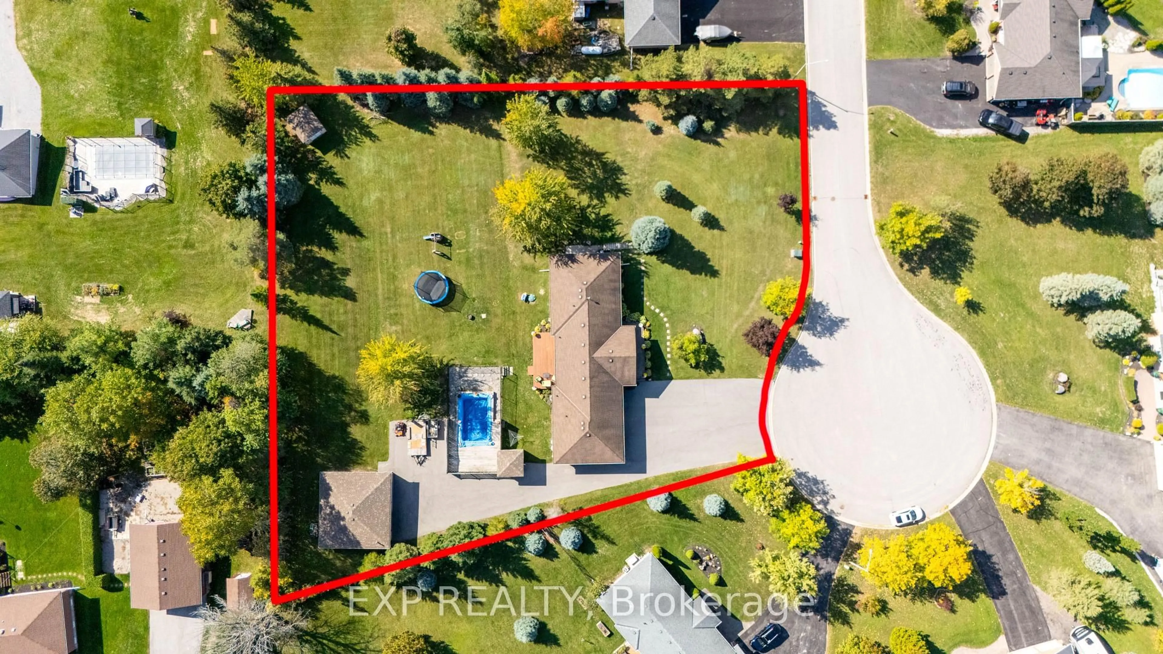 A pic from outside/outdoor area/front of a property/back of a property/a pic from drone, street for 8 Pardo Crt, Scugog Ontario L0C 1G0