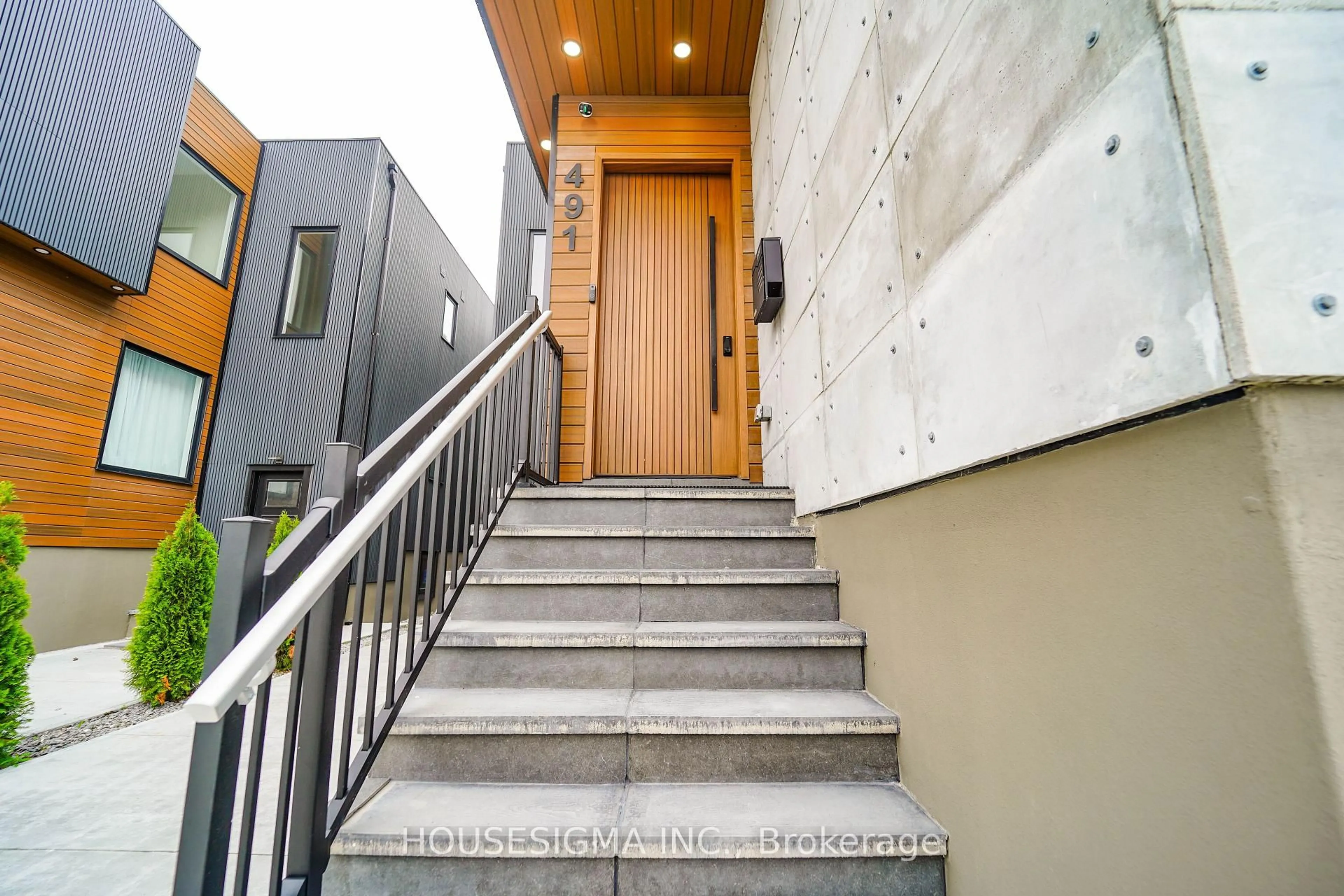 Unknown for 491 Drew St, Oshawa Ontario L1H 5B8