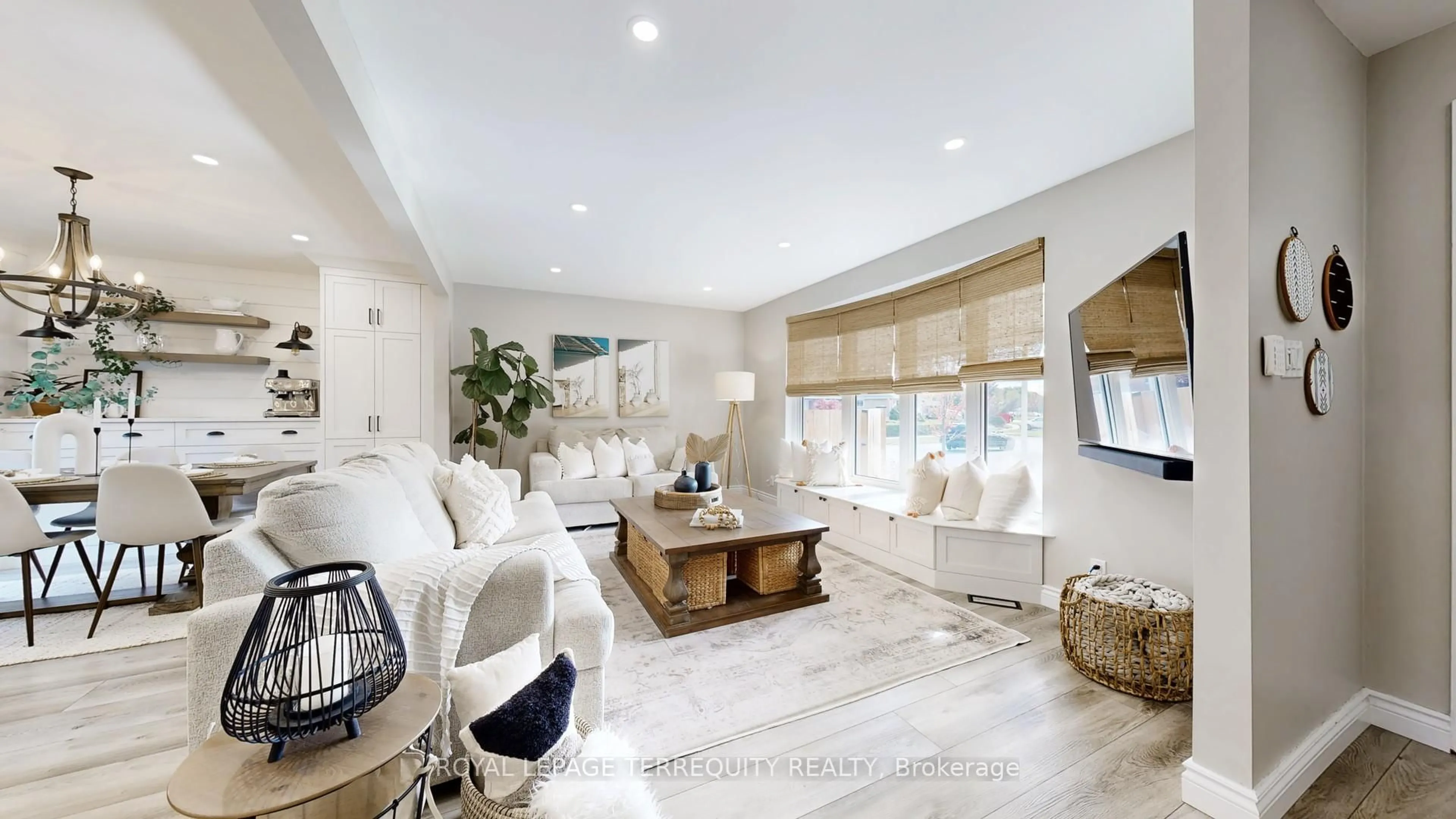 Living room with furniture, unknown for 848 Liverpool Rd, Pickering Ontario L1W 1S4