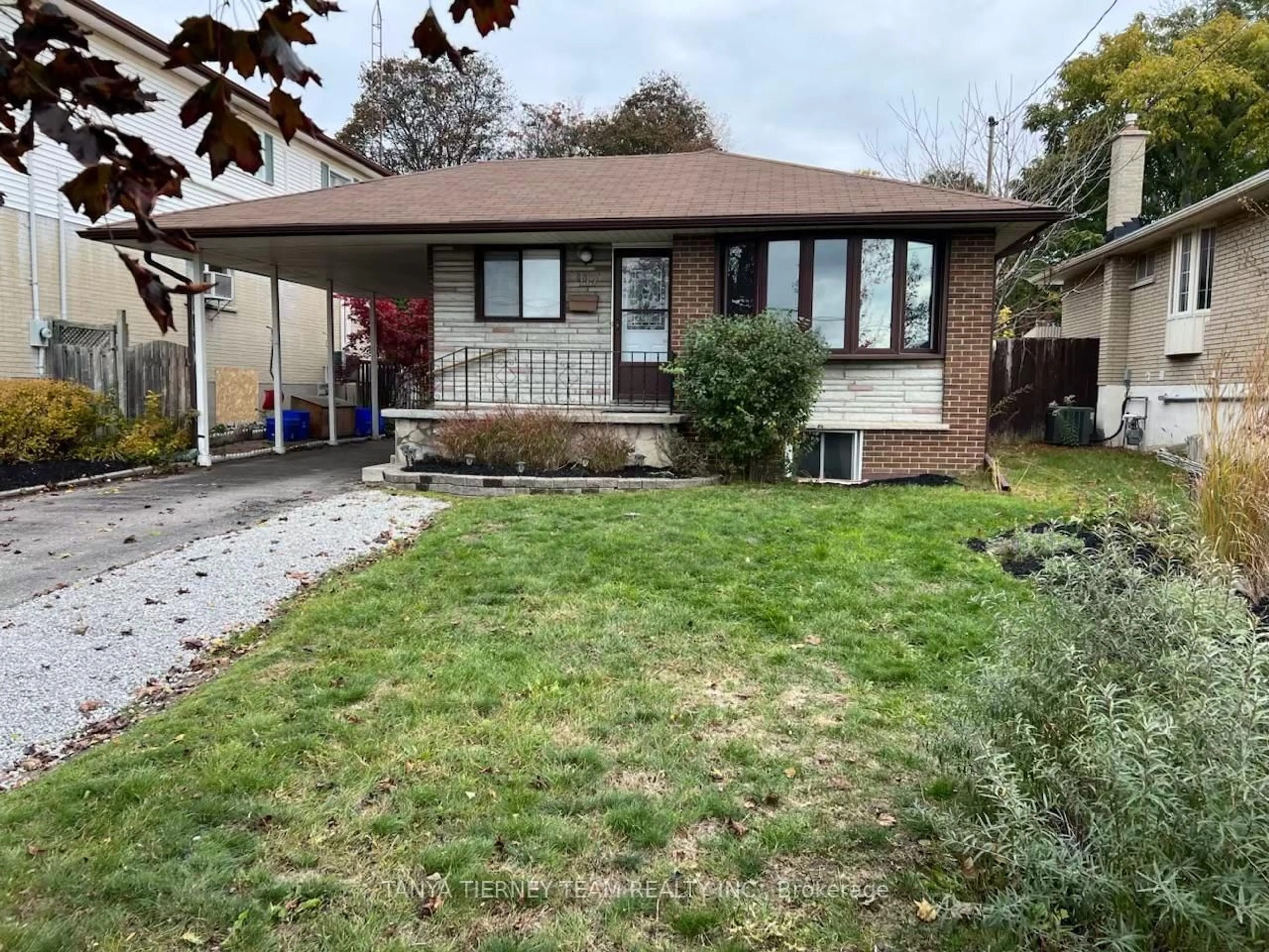 Unknown for 117 Keewatin St, Oshawa Ontario L1H 6Z2