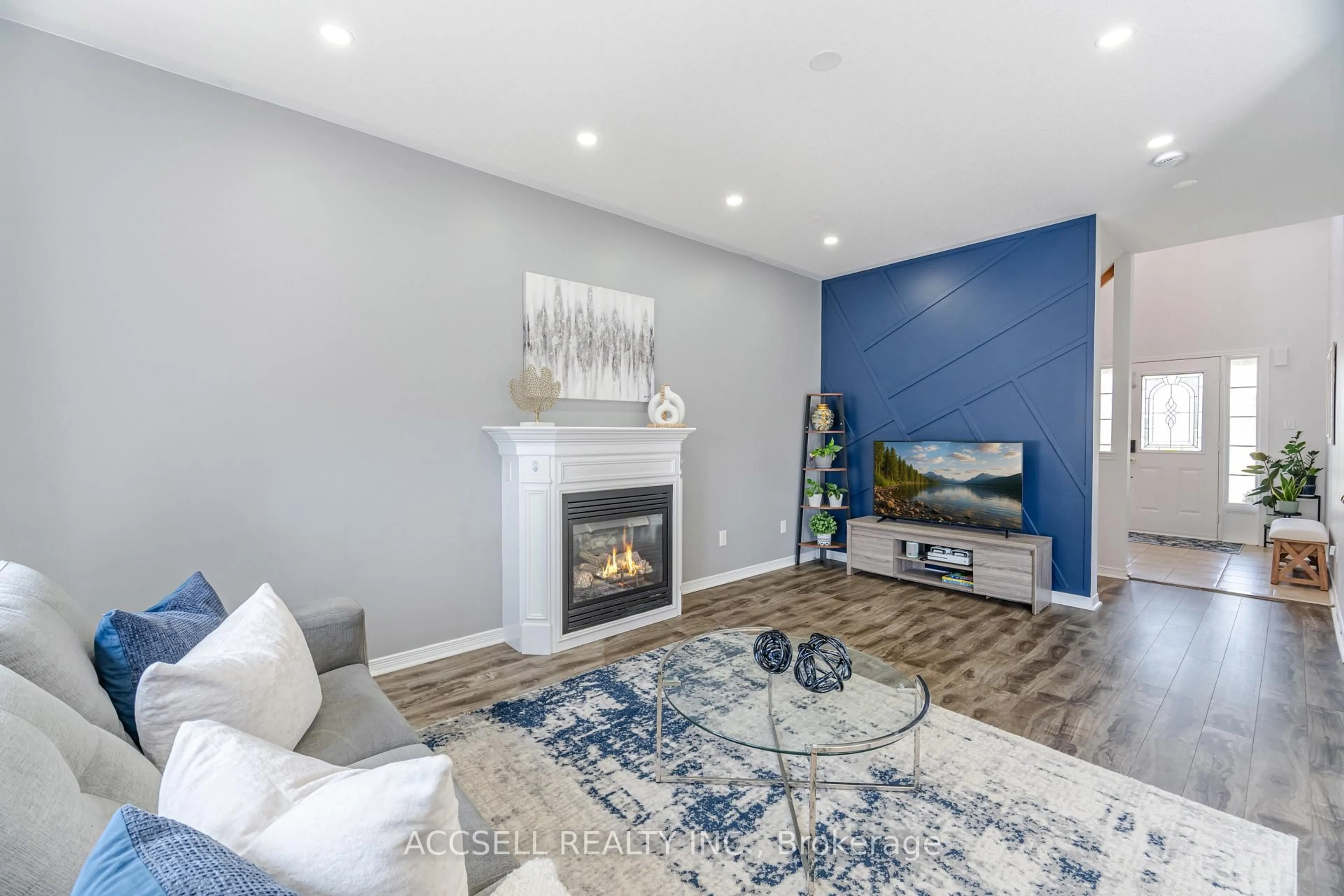 Living room with furniture, unknown for 79 Lobb Crt, Clarington Ontario L1C 0K4