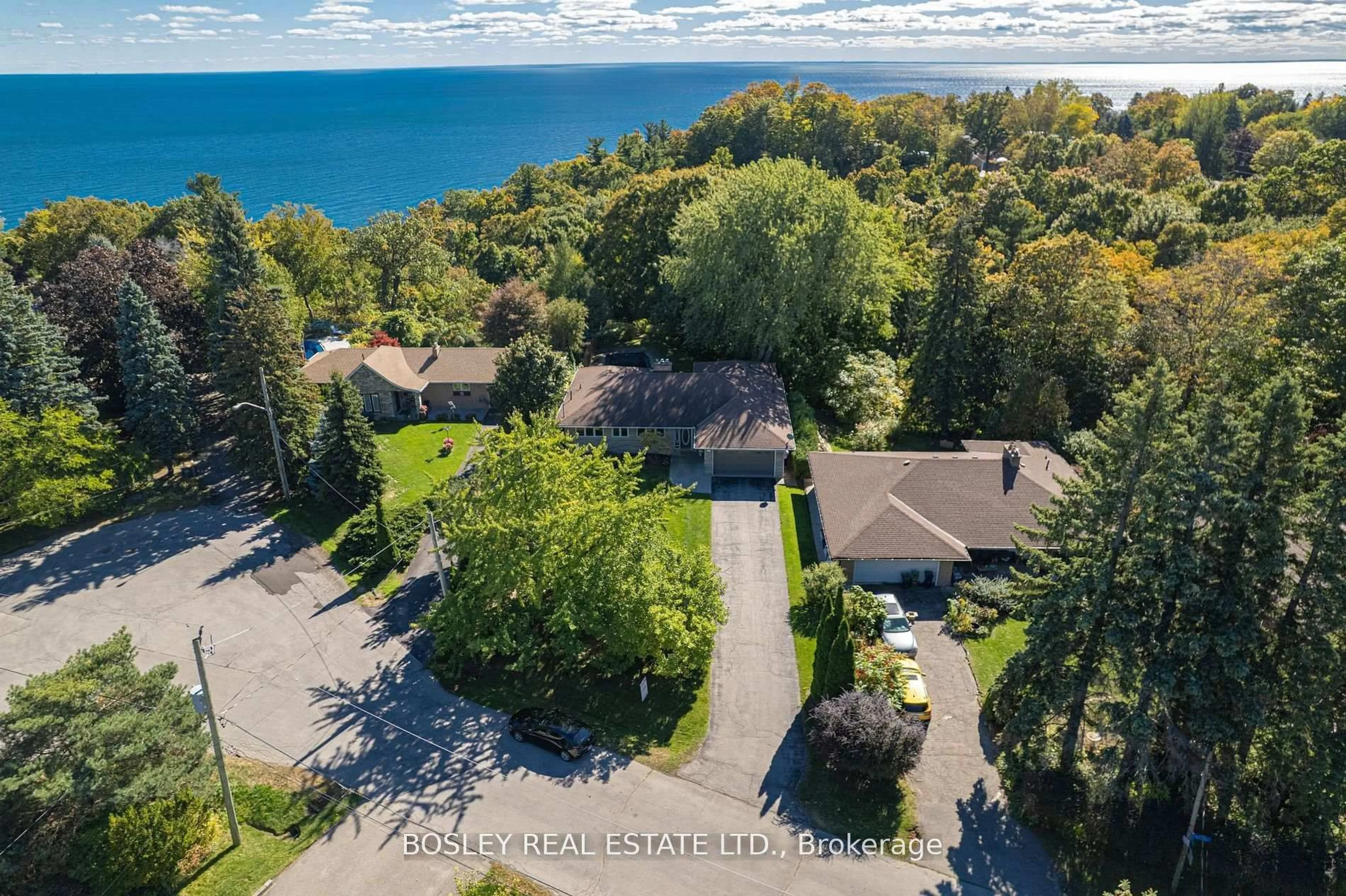 A pic from outside/outdoor area/front of a property/back of a property/a pic from drone, water/lake/river/ocean view for 25 Ayre Point Rd, Toronto Ontario M1M 1G4