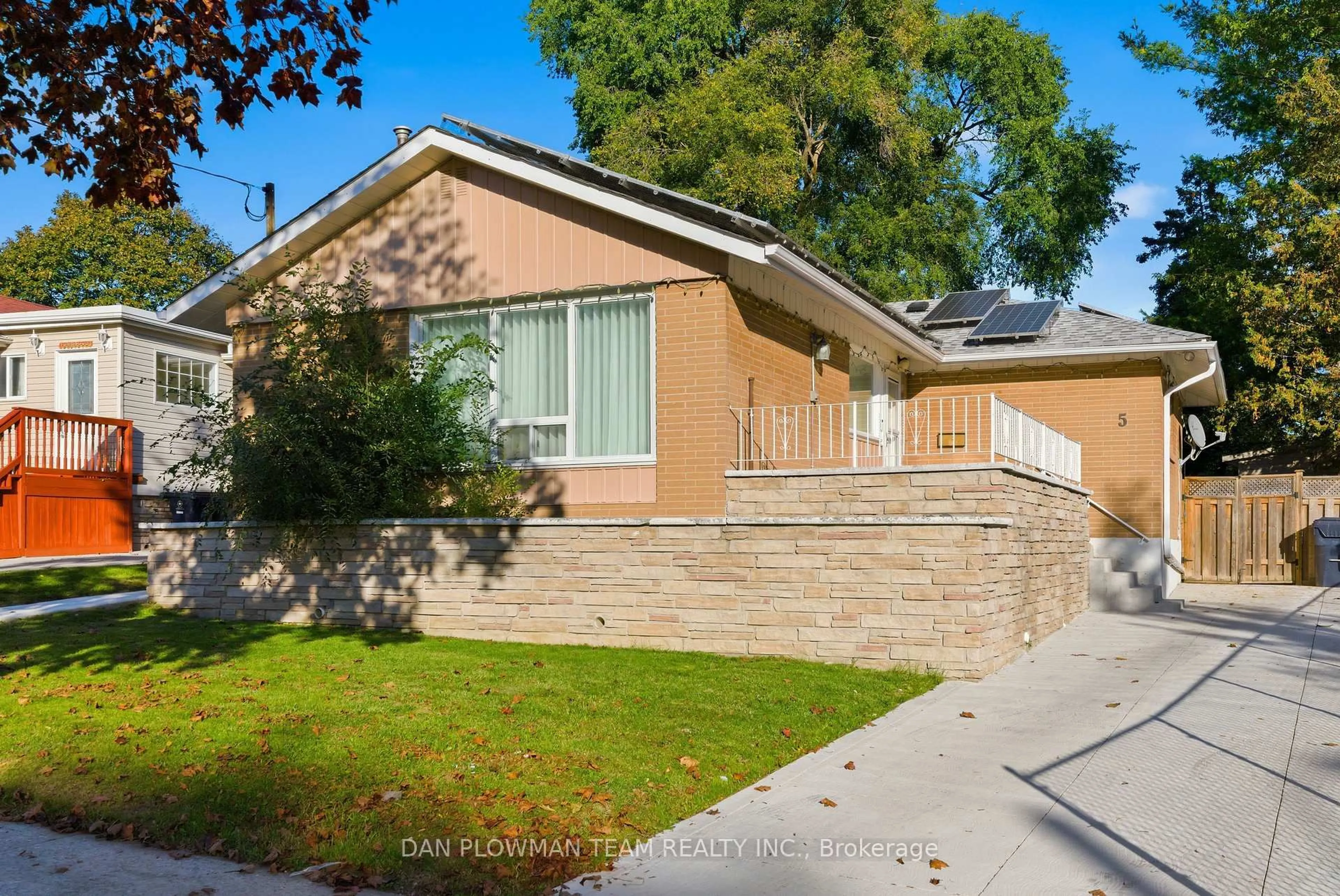 Home with brick exterior material, street for 5 Lakeland Cres, Toronto Ontario M1G 2L4