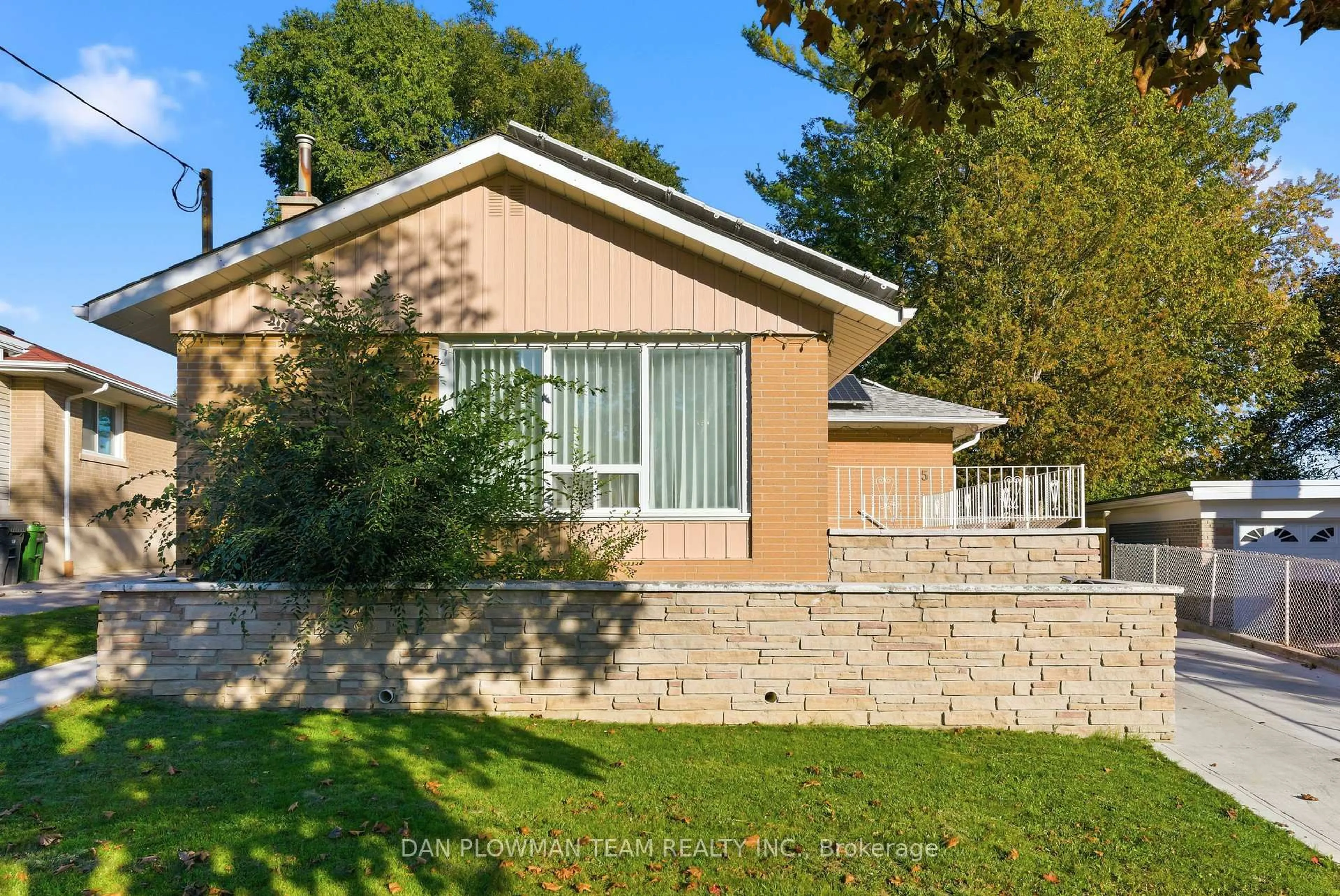 Home with brick exterior material, street for 5 Lakeland Cres, Toronto Ontario M1G 2L4