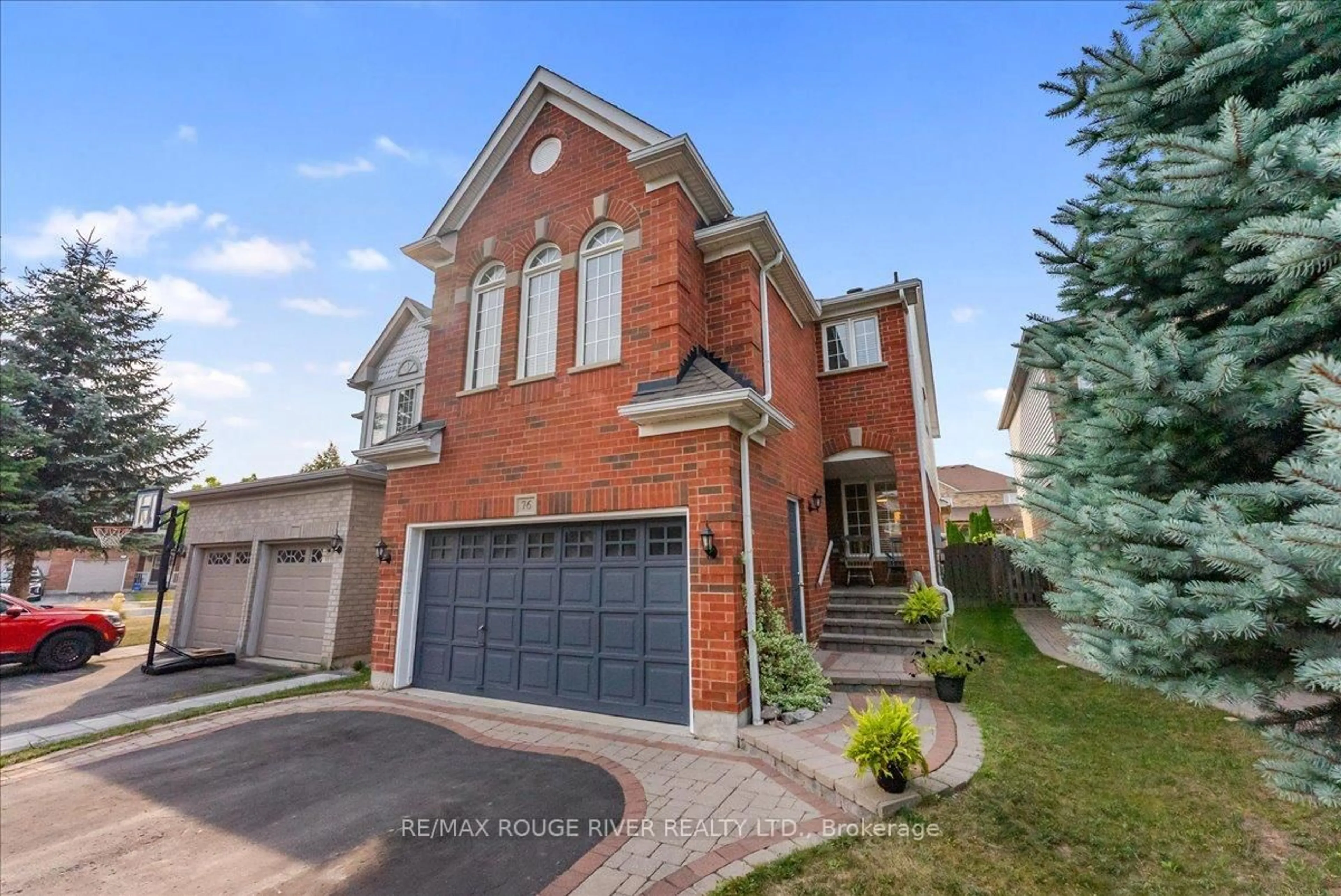 Home with brick exterior material, street for 76 Merchants Ave, Whitby Ontario L1P 1S6