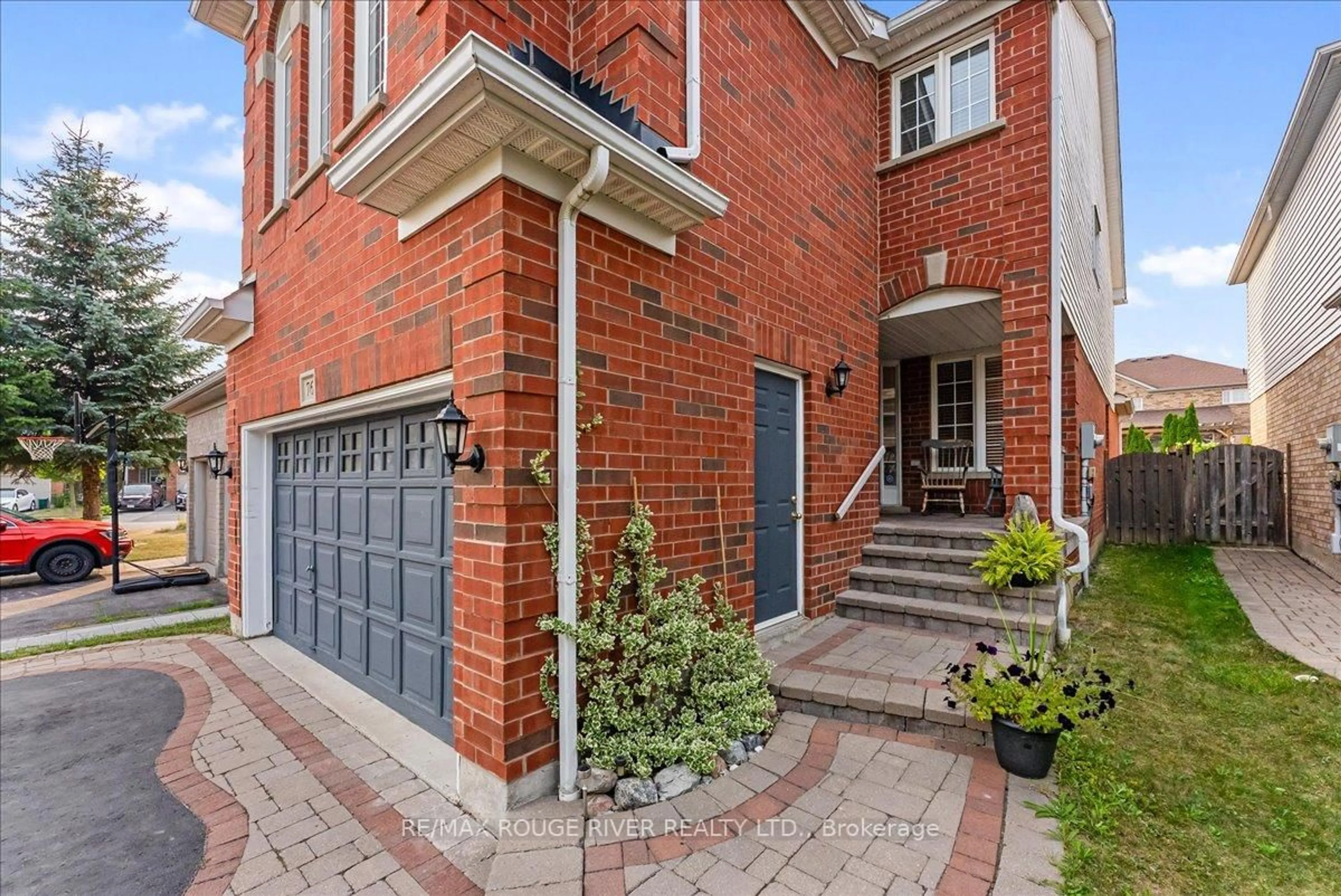 Home with brick exterior material, street for 76 Merchants Ave, Whitby Ontario L1P 1S6