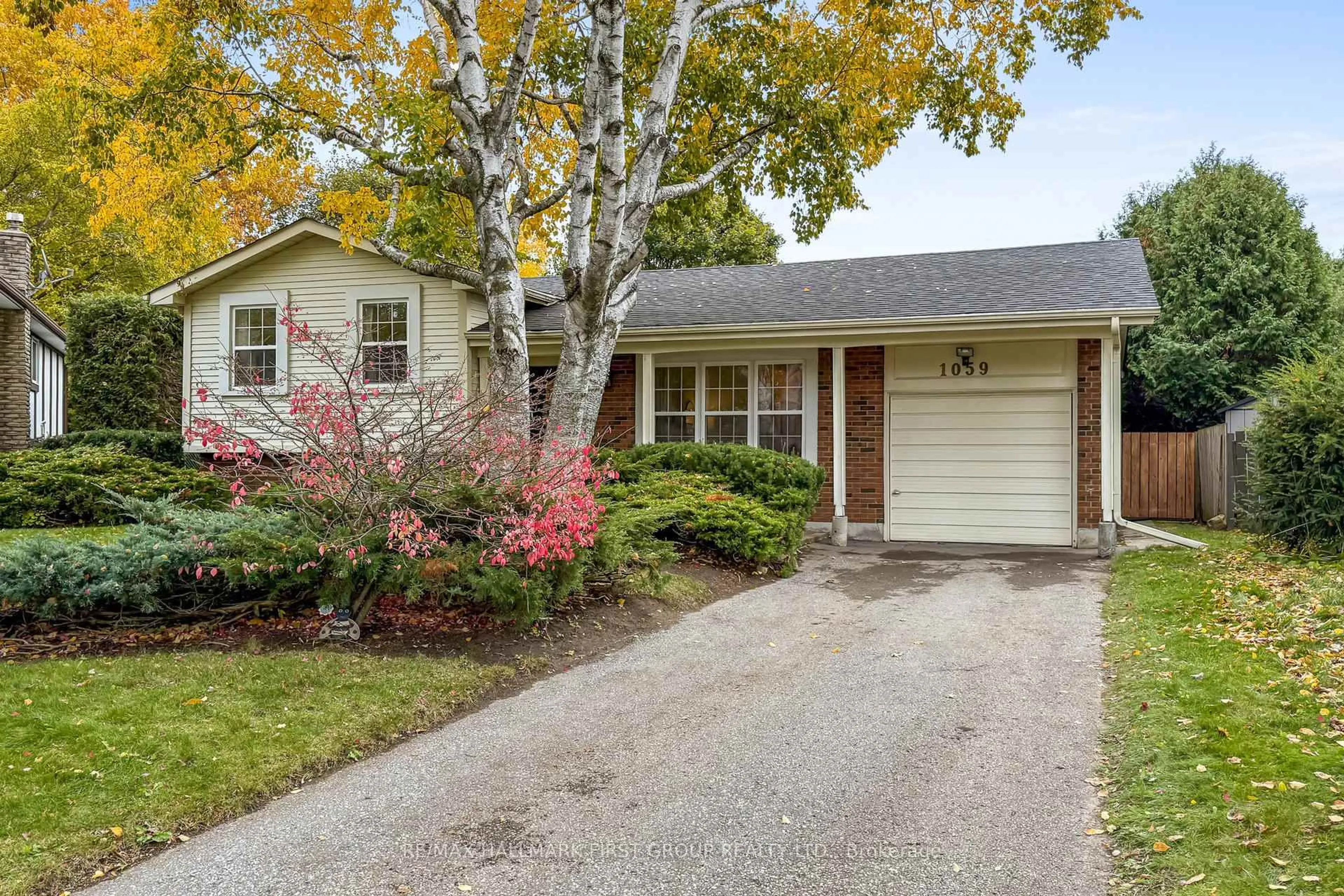 Home with brick exterior material, street for 1059 Basswood Crt, Oshawa Ontario L1H 2G9