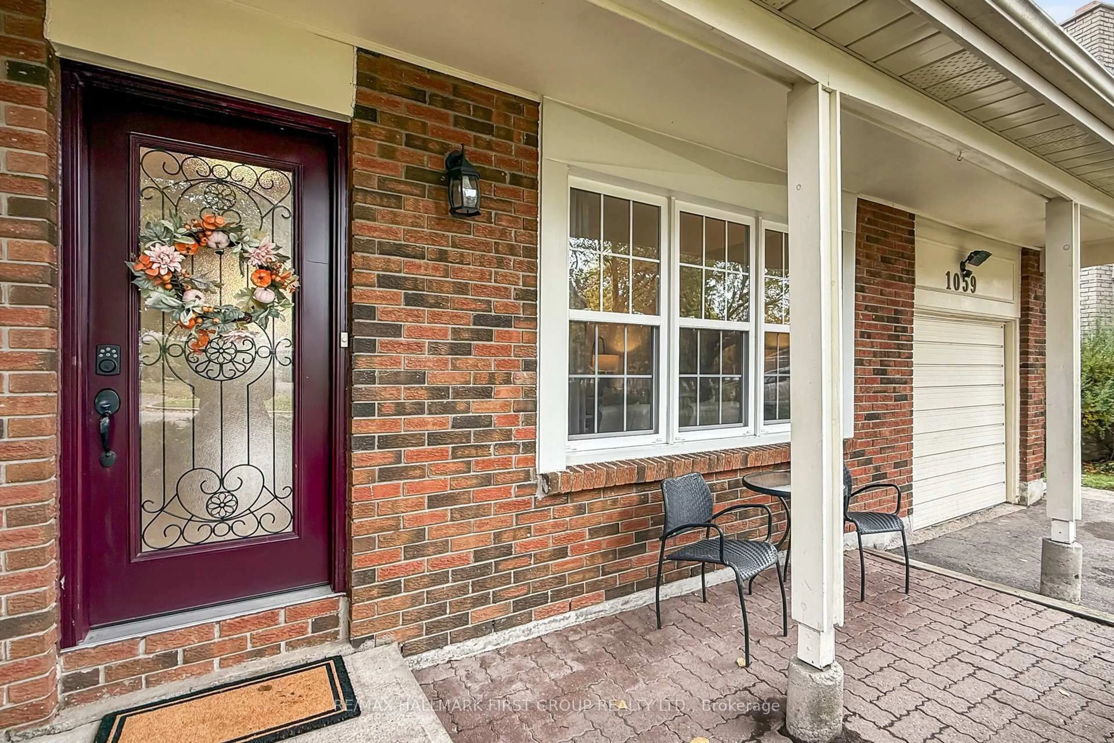 Home with brick exterior material, street for 1059 Basswood Crt, Oshawa Ontario L1H 2G9