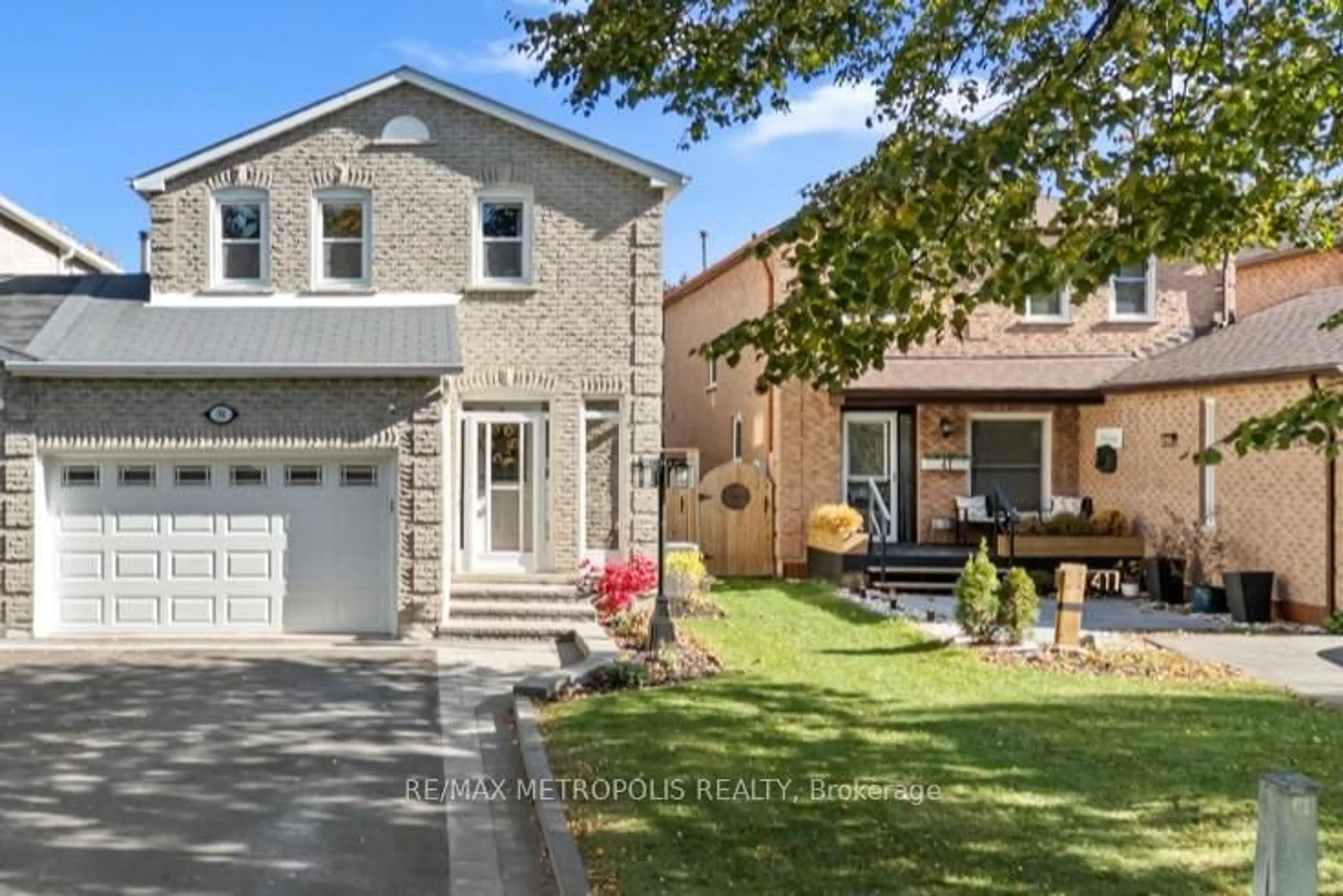 Home with brick exterior material, street for 39 Hewitt Cres, Ajax Ontario L1S 7A6