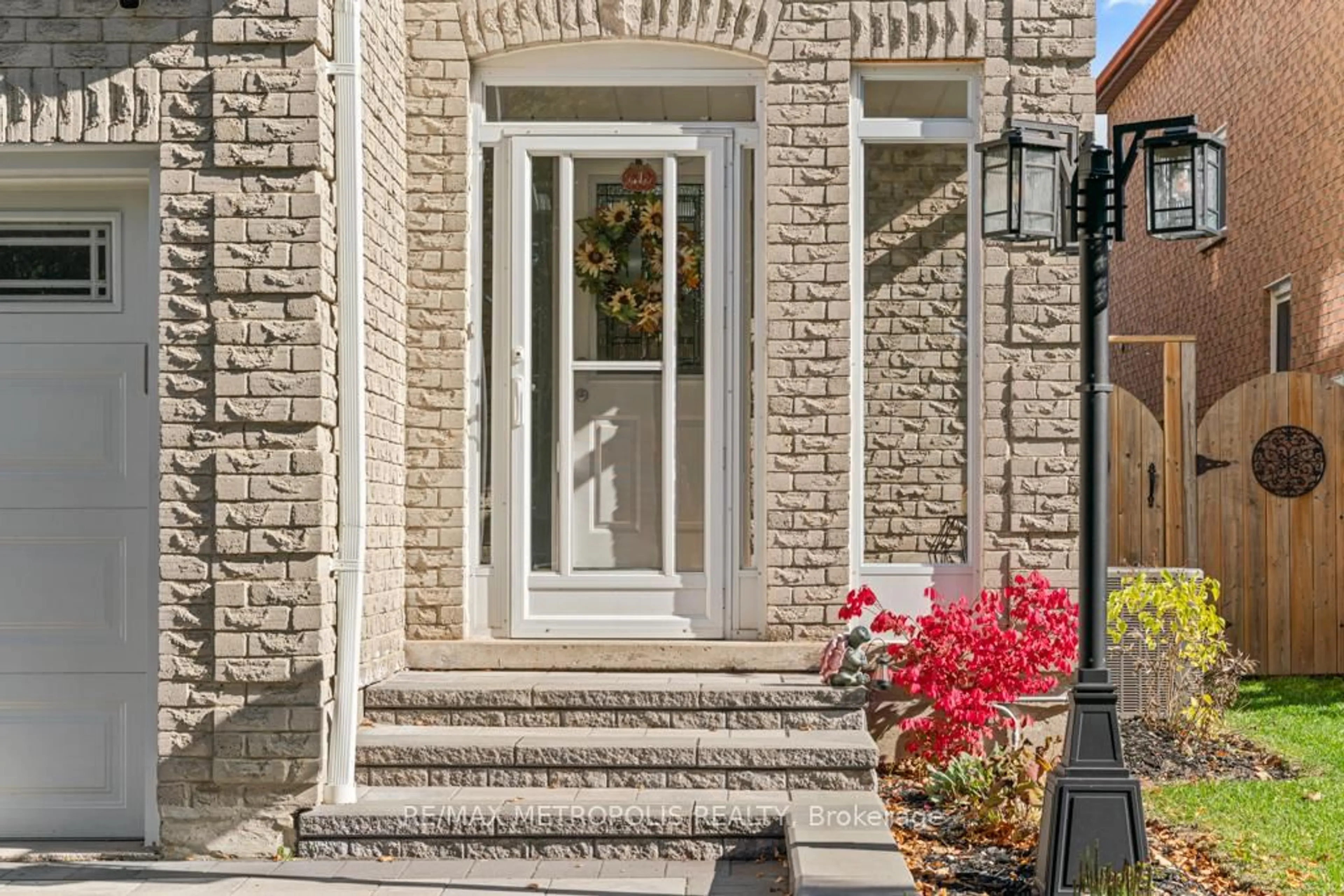 Home with brick exterior material, street for 39 Hewitt Cres, Ajax Ontario L1S 7A6