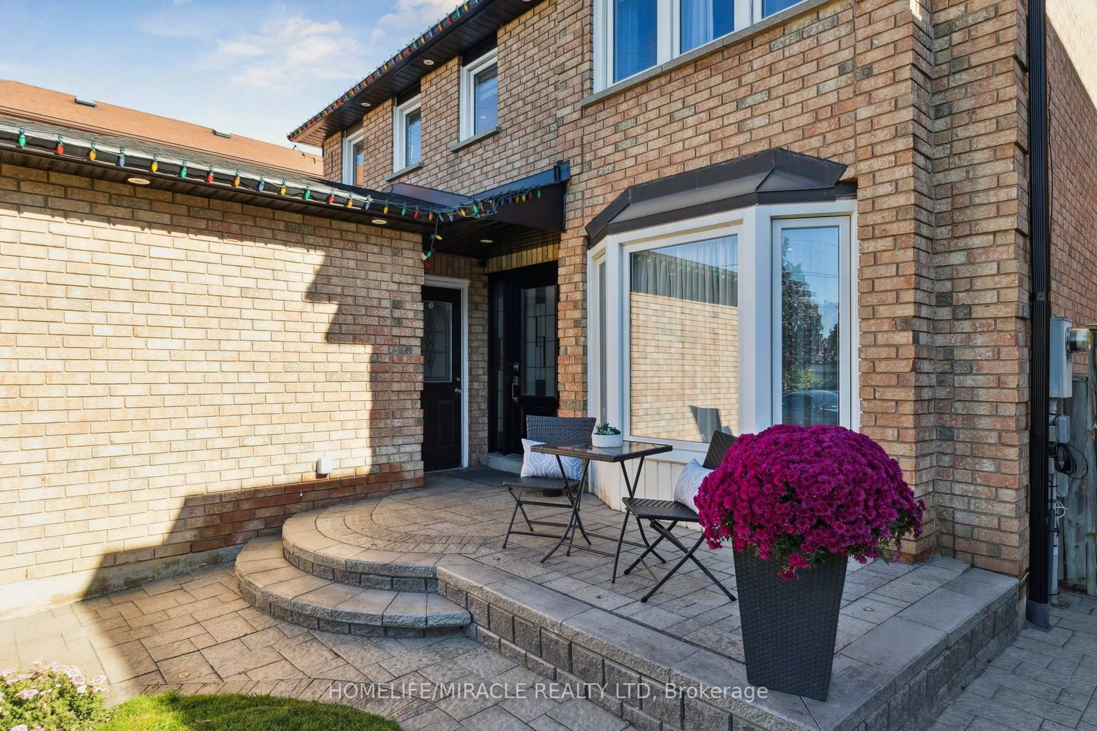 Home with brick exterior material, street for 33 Ritchie Ave, Ajax Ontario L1S 5V7