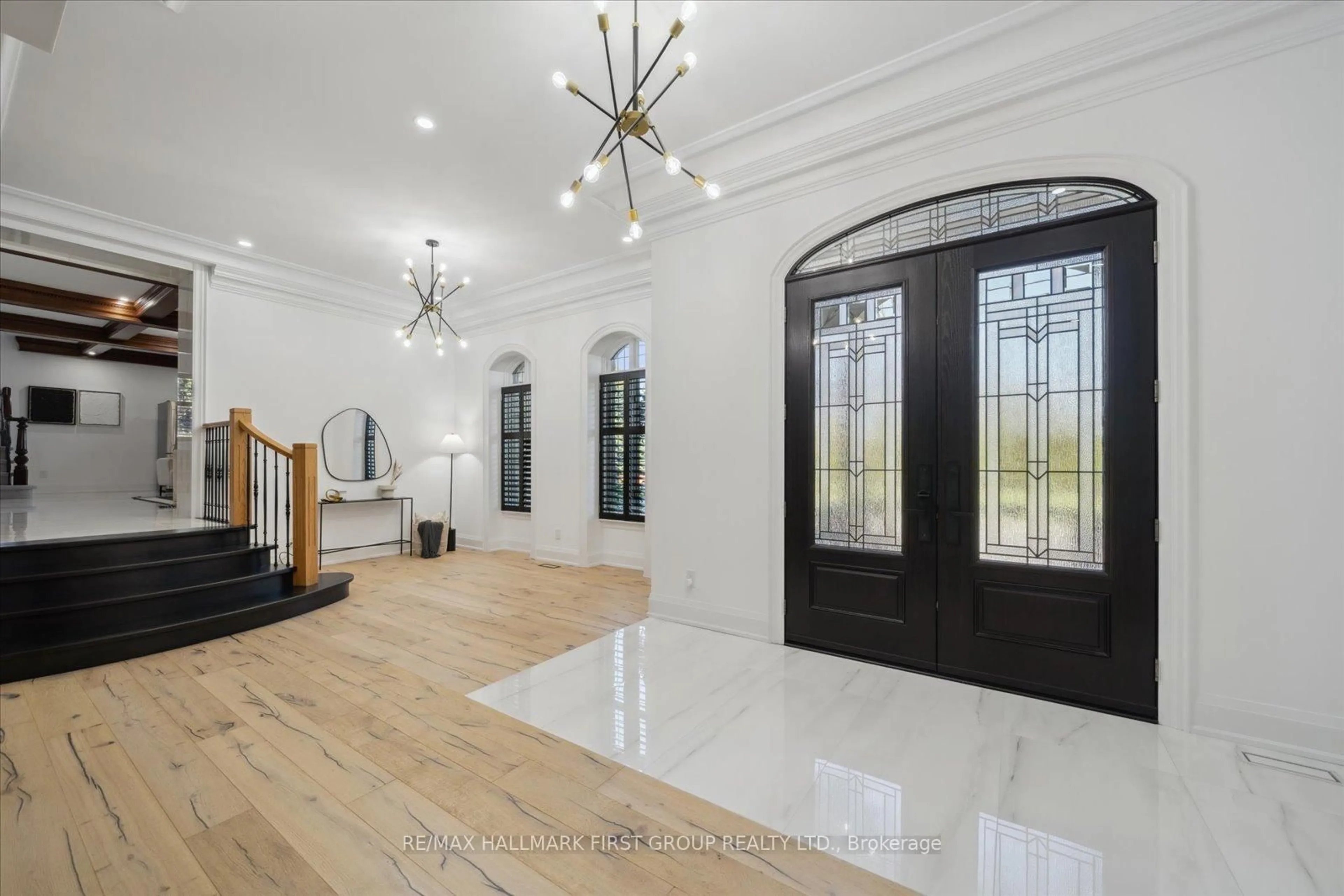 Indoor entryway for 134 Front St, Whitby Ontario L1N 1A1