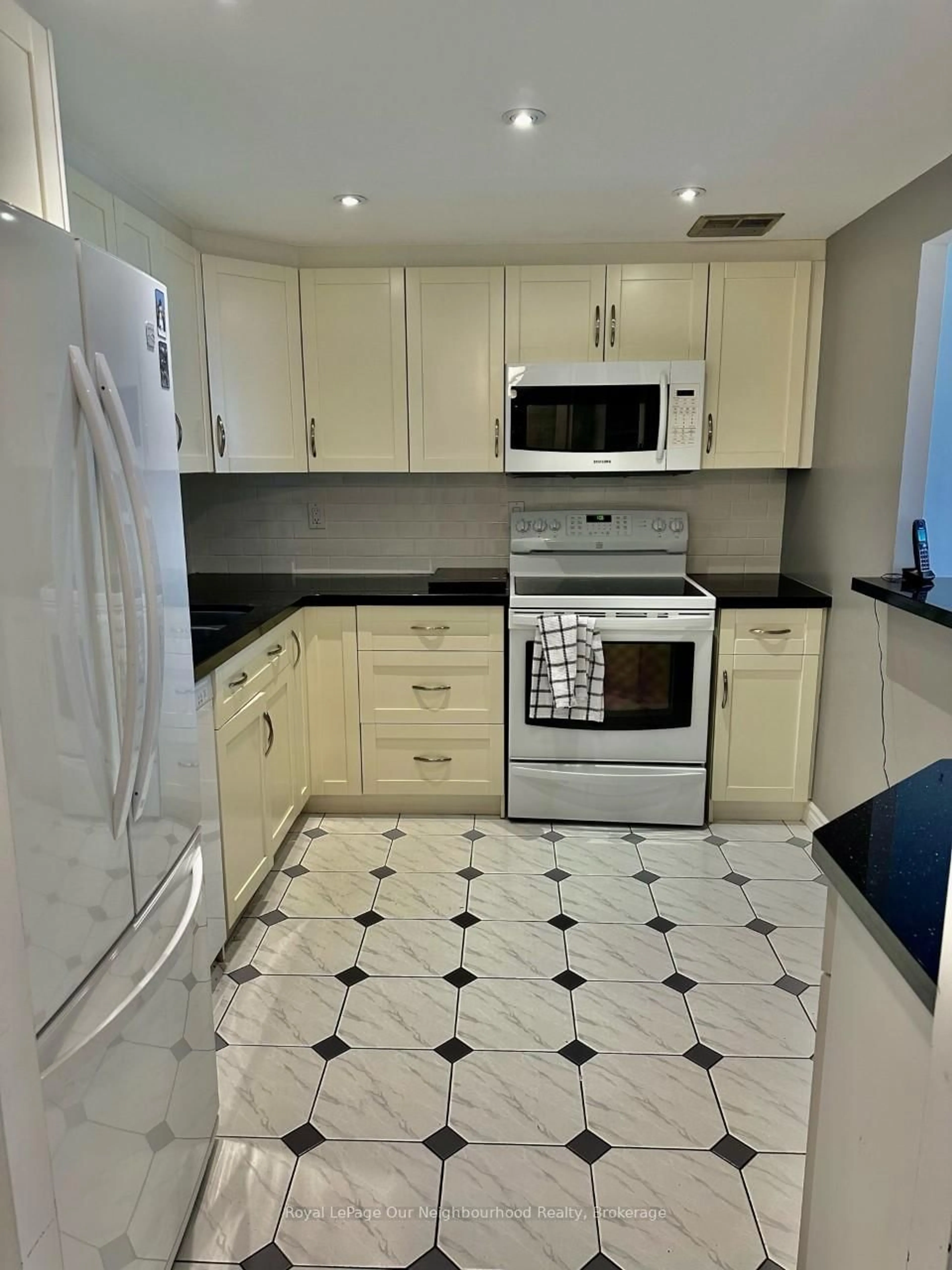 Standard kitchen, ceramic/tile floor for 20 Dean Park Rd #611, Toronto Ontario M1B 3G9