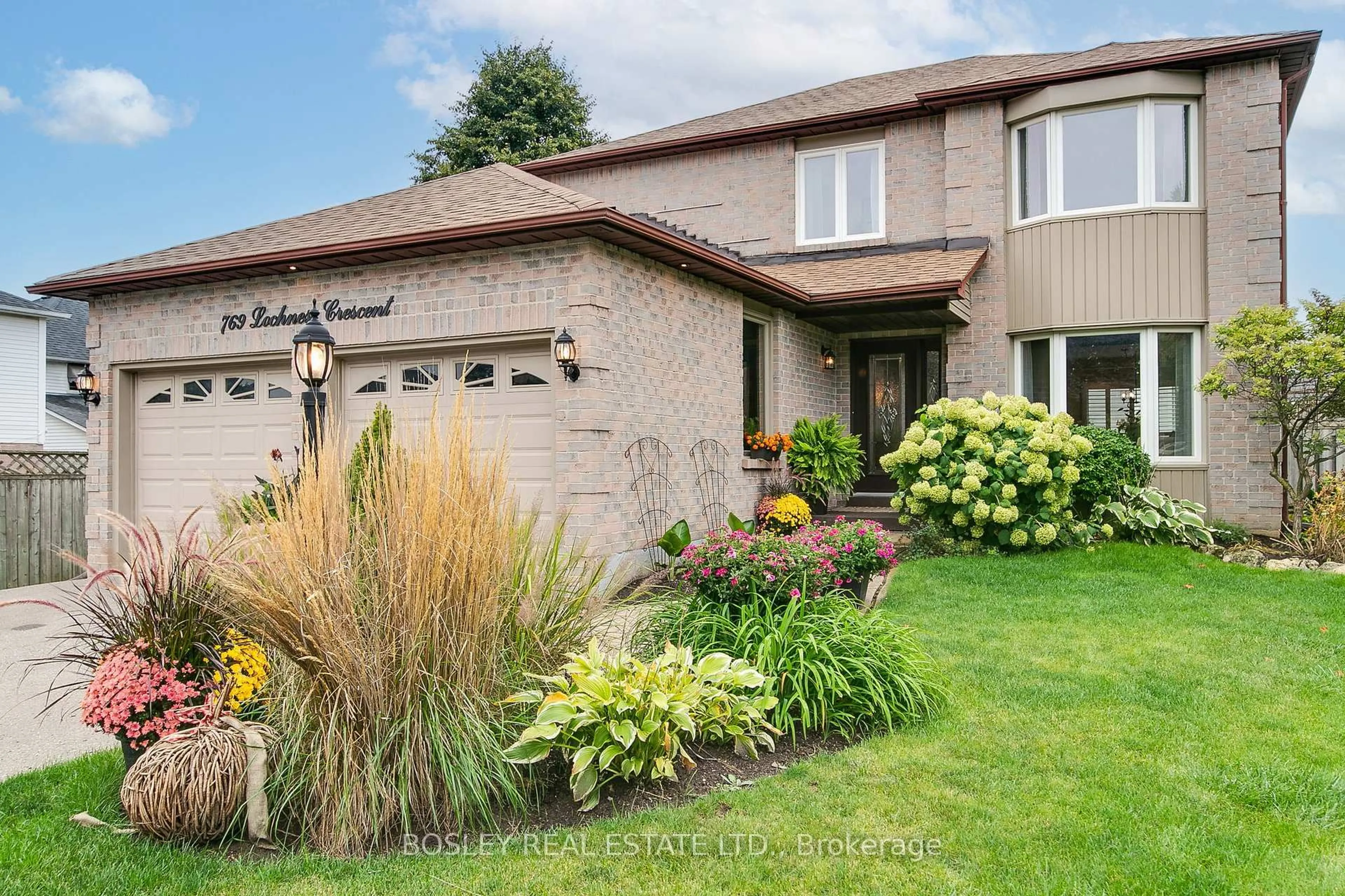 Home with brick exterior material, street for 769 Lochness Cres, Oshawa Ontario L1J 7R1