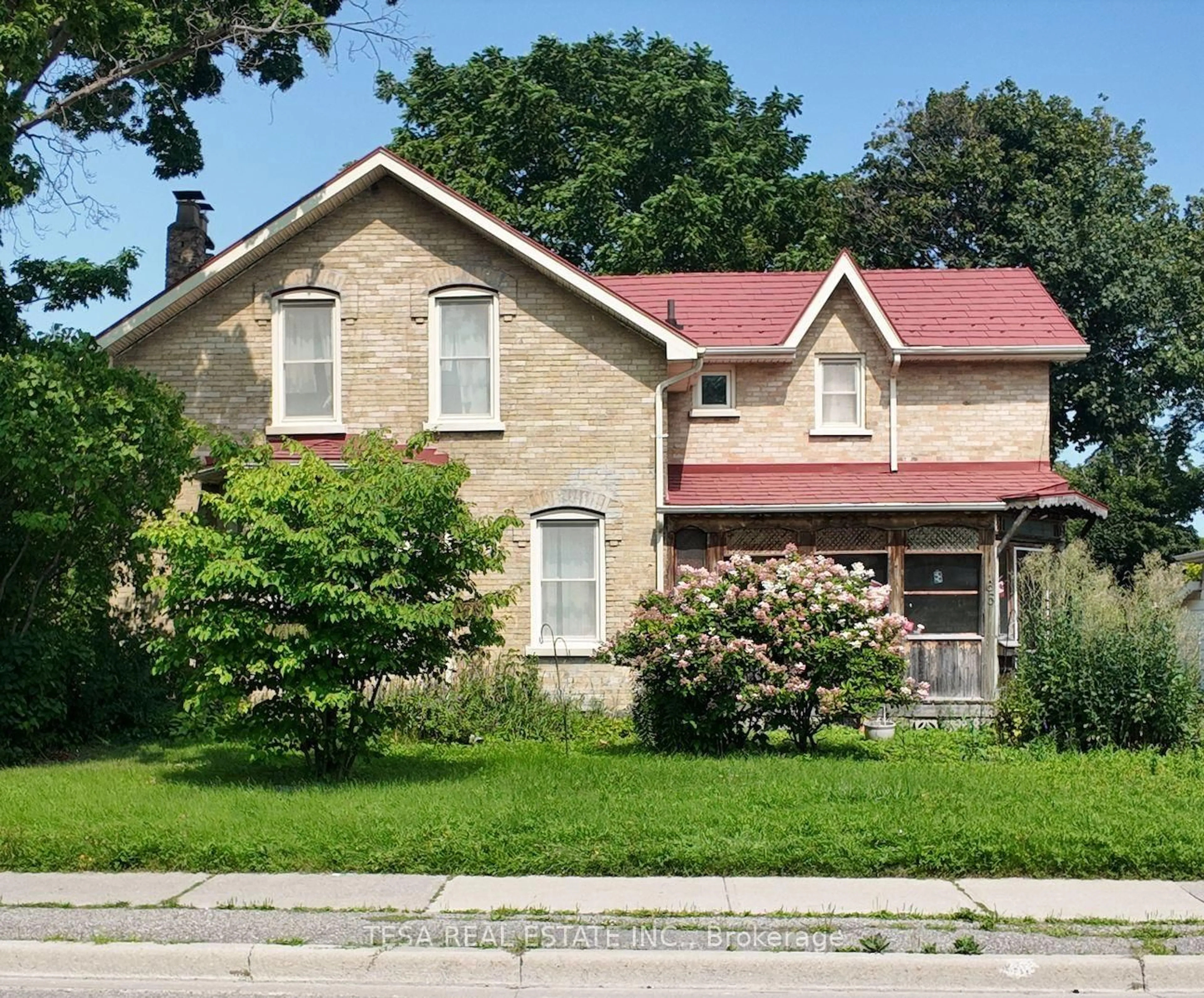 Home with brick exterior material, street for 65 Park Rd, Oshawa Ontario L1J 4G7