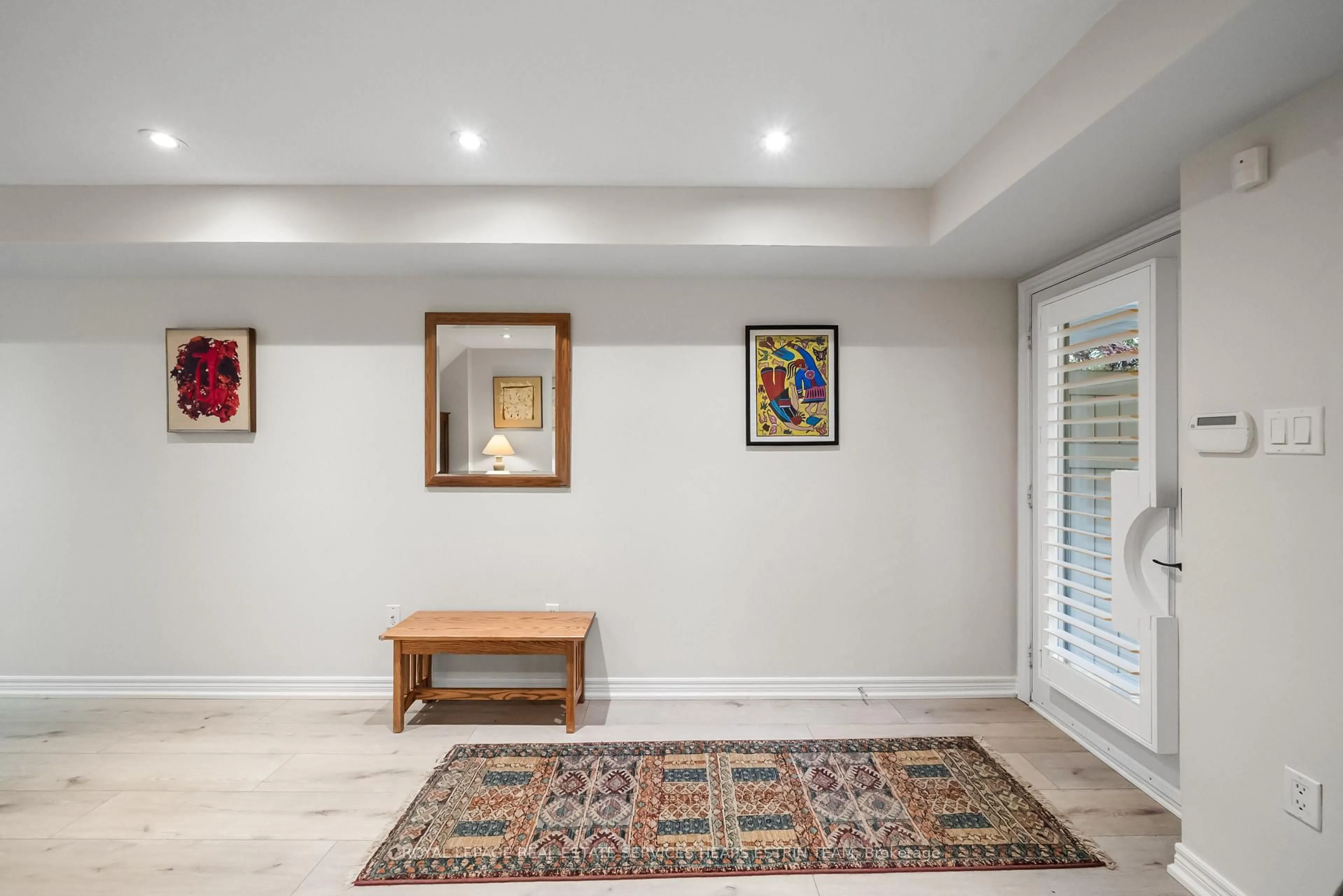 Indoor foyer for 84 Woodbine Ave, Toronto Ontario M4L 2A2