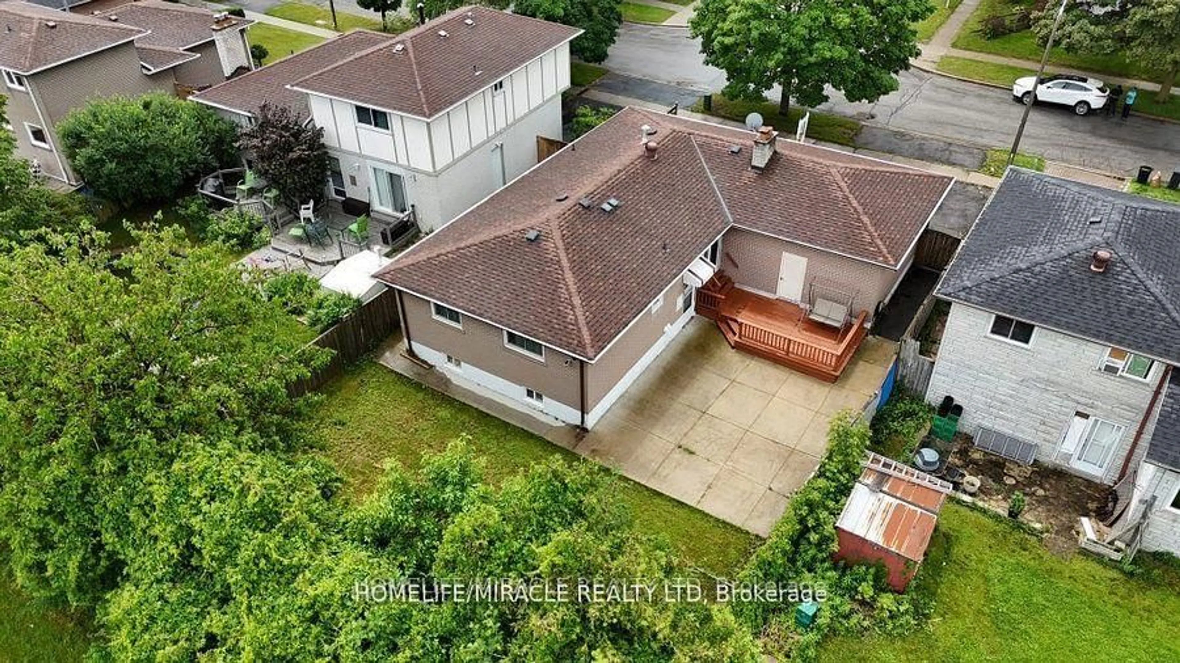 A pic from outside/outdoor area/front of a property/back of a property/a pic from drone, street for 93 Amberjack Blvd, Toronto Ontario M1H 2J6