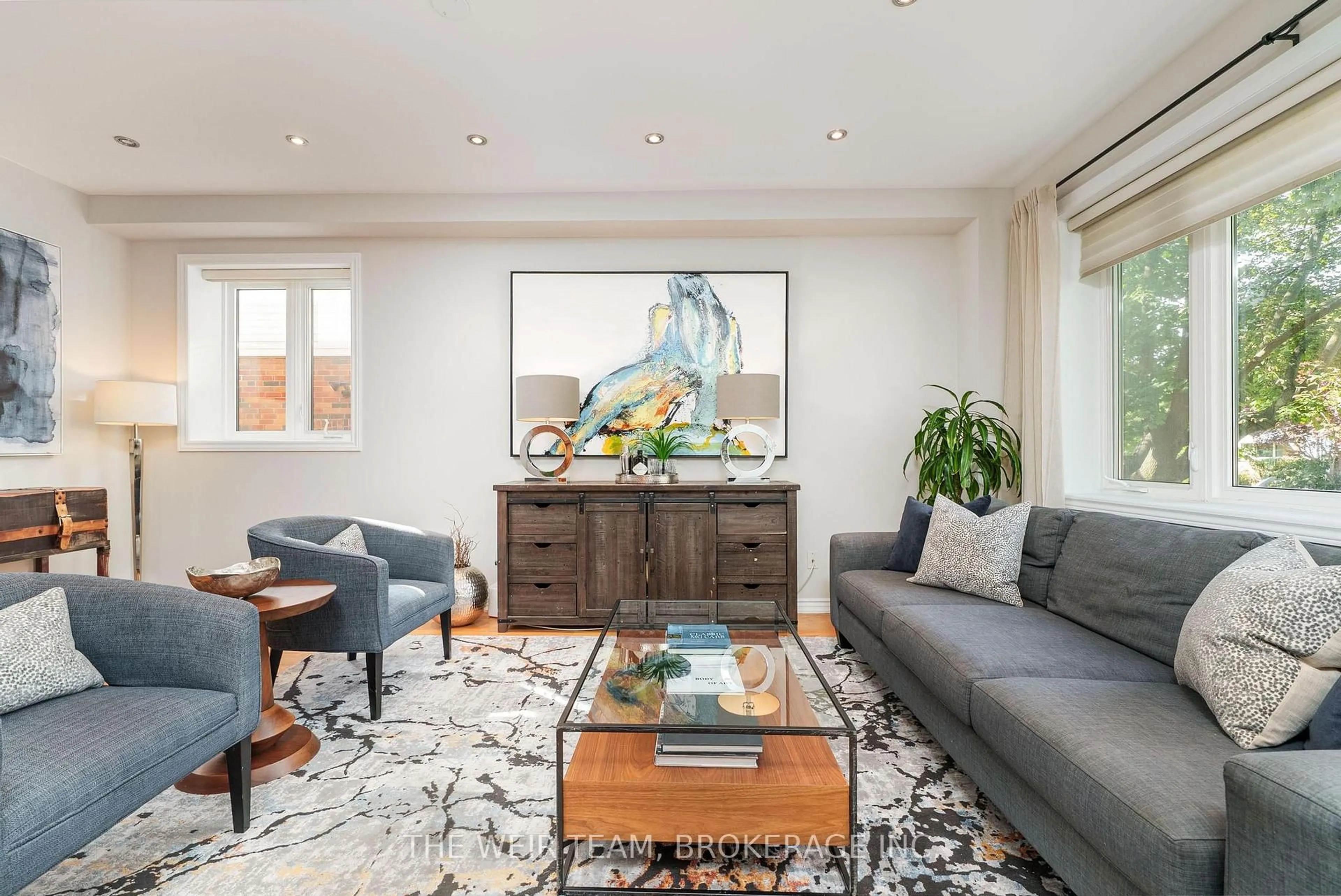 Living room with furniture, unknown for 157 Ferris Rd, Toronto Ontario M4B 1G7