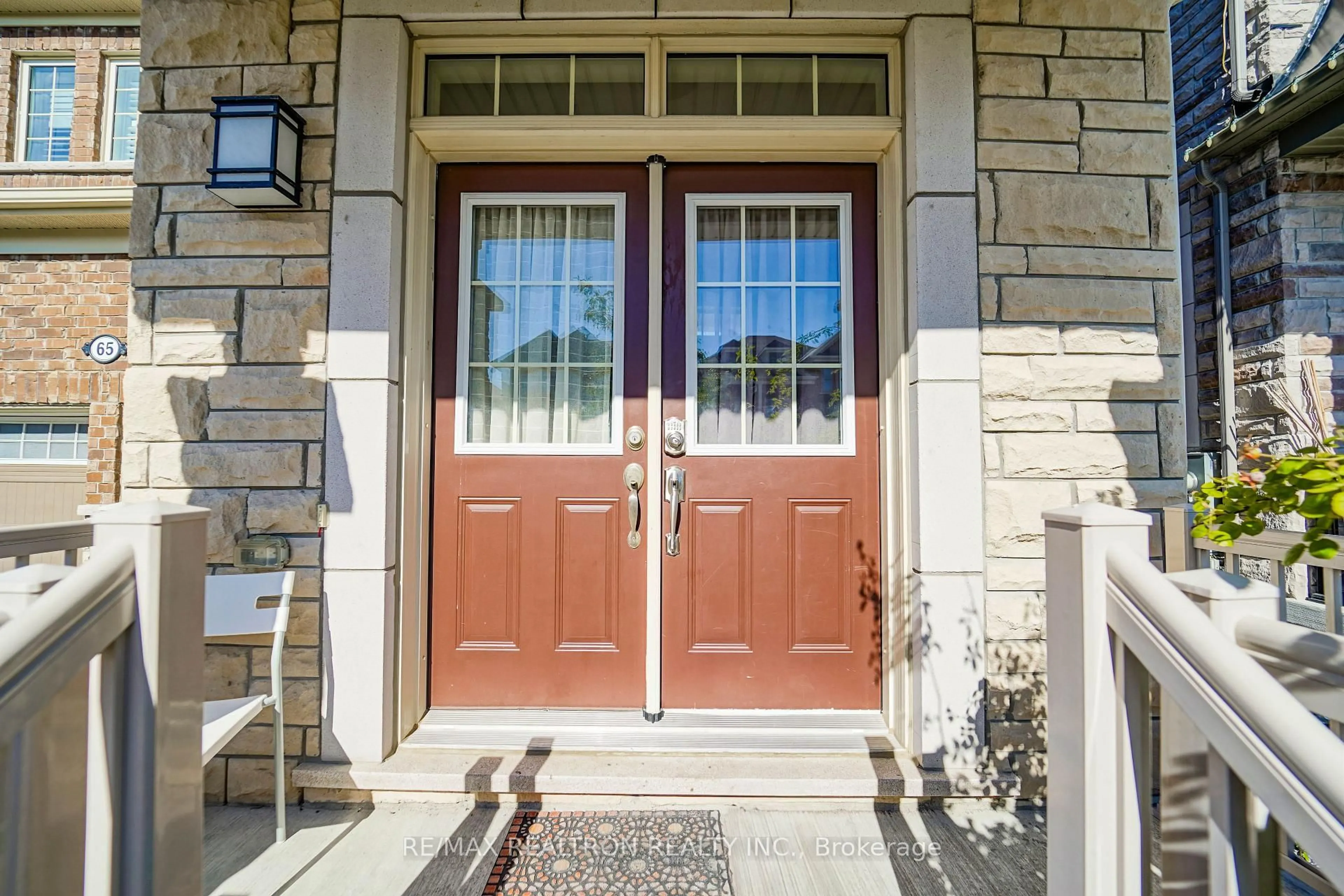 Indoor entryway for 65 Westfield Dr, Whitby Ontario L1P 0E9