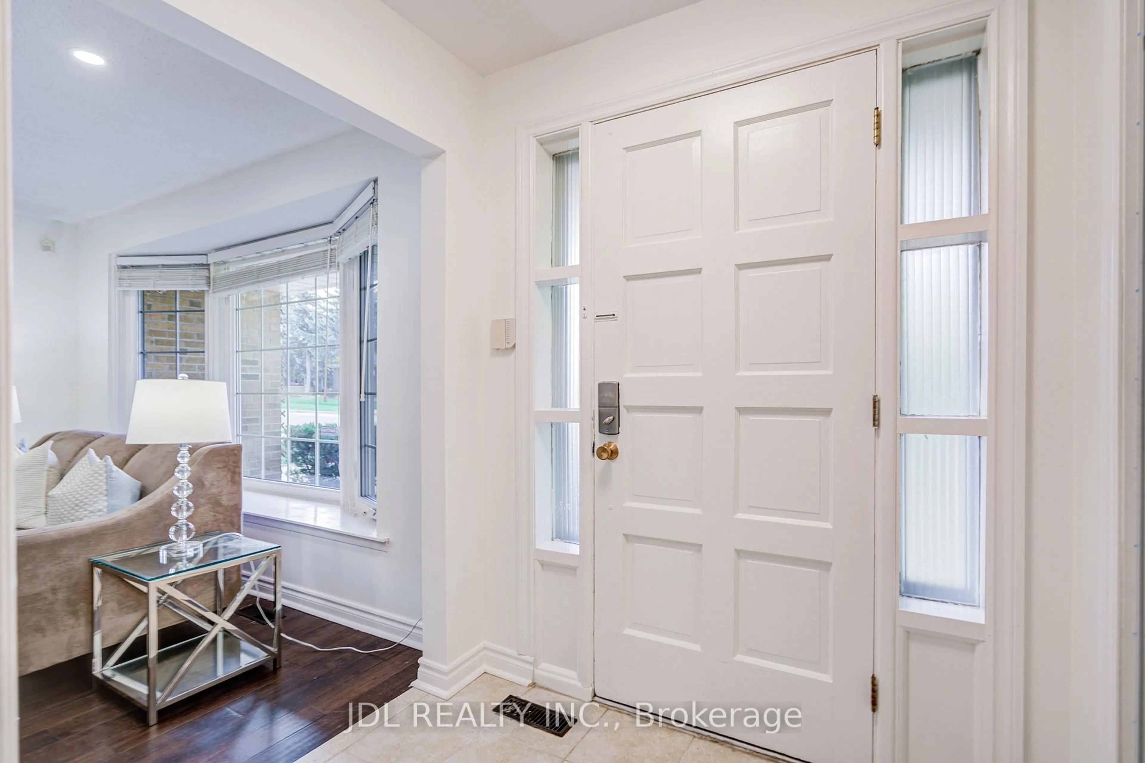 Indoor entryway for 6 Norhead Ave, Toronto Ontario M1S 2X6