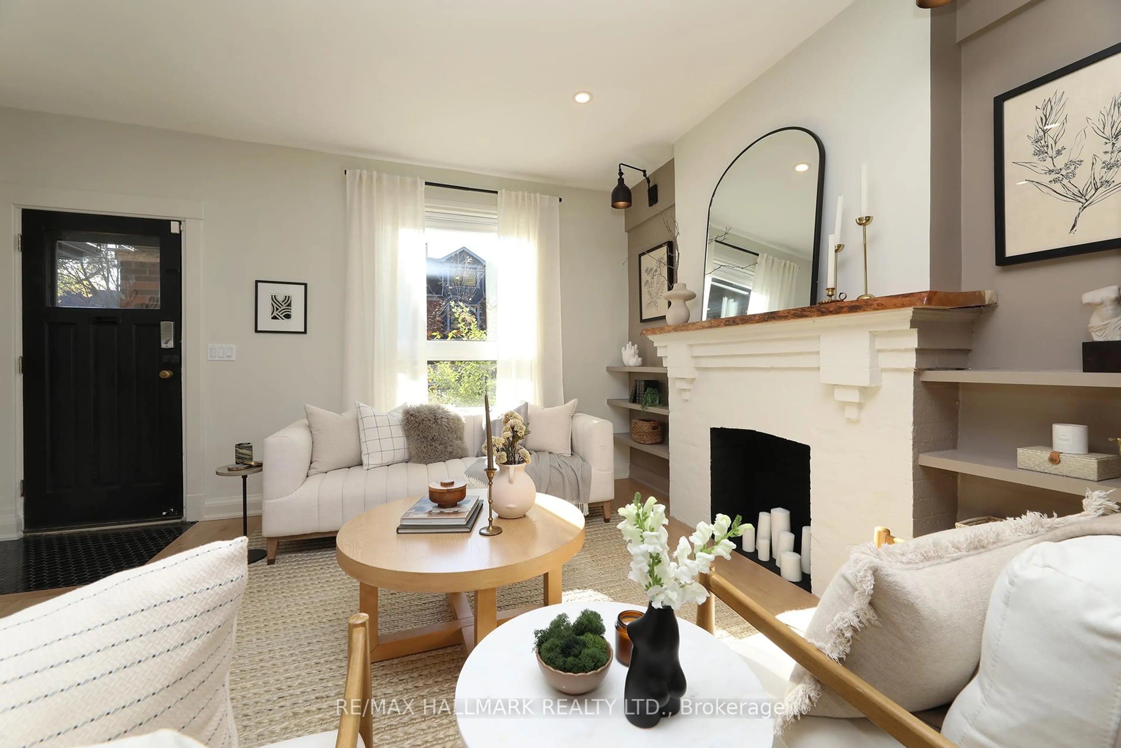 Living room with furniture, unknown for 18 Badgerow Ave, Toronto Ontario M4M 1V1