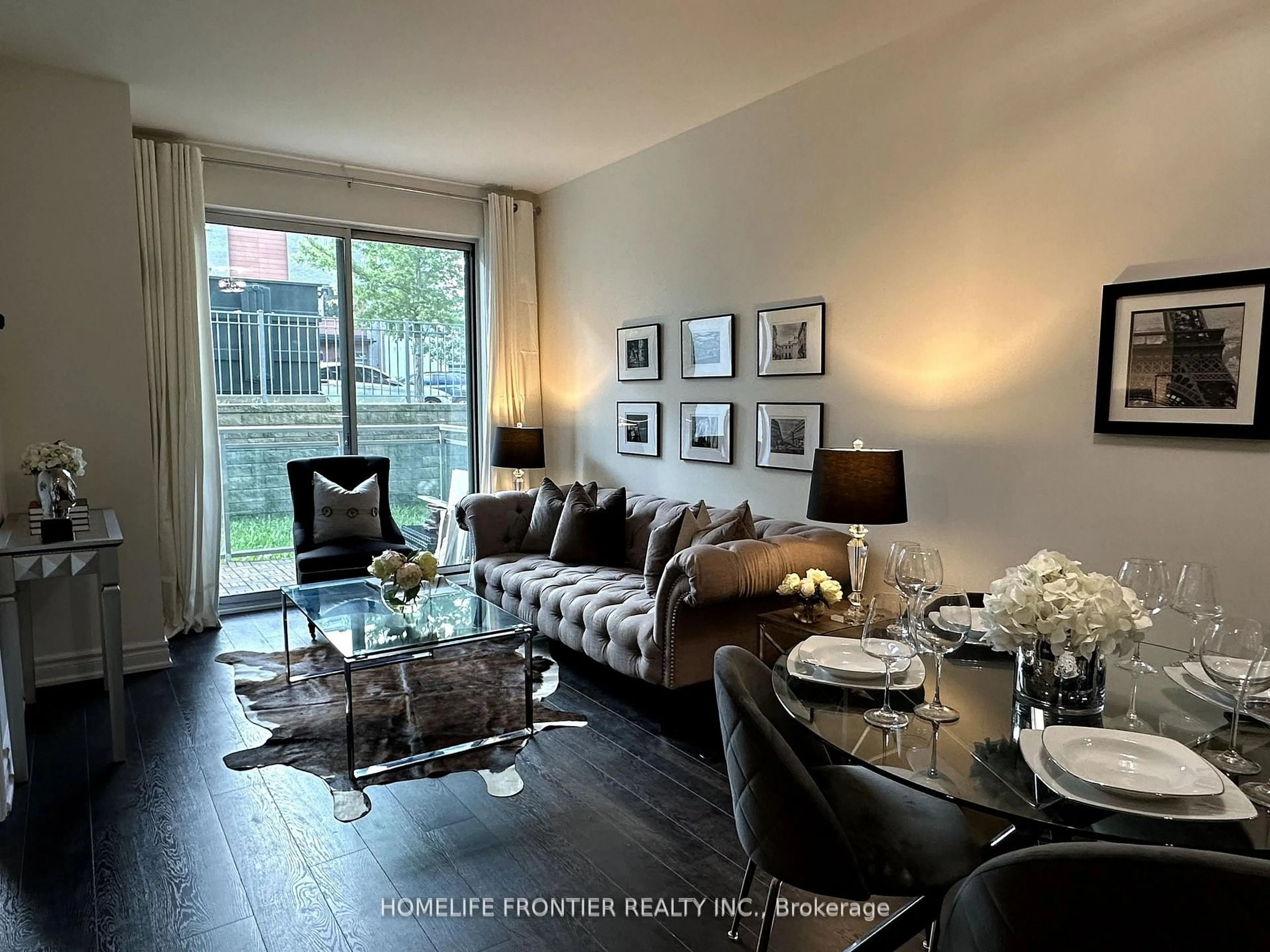 Living room with furniture, unknown for 6 Rosebank Dr #B, Toronto Ontario M1B 0A1