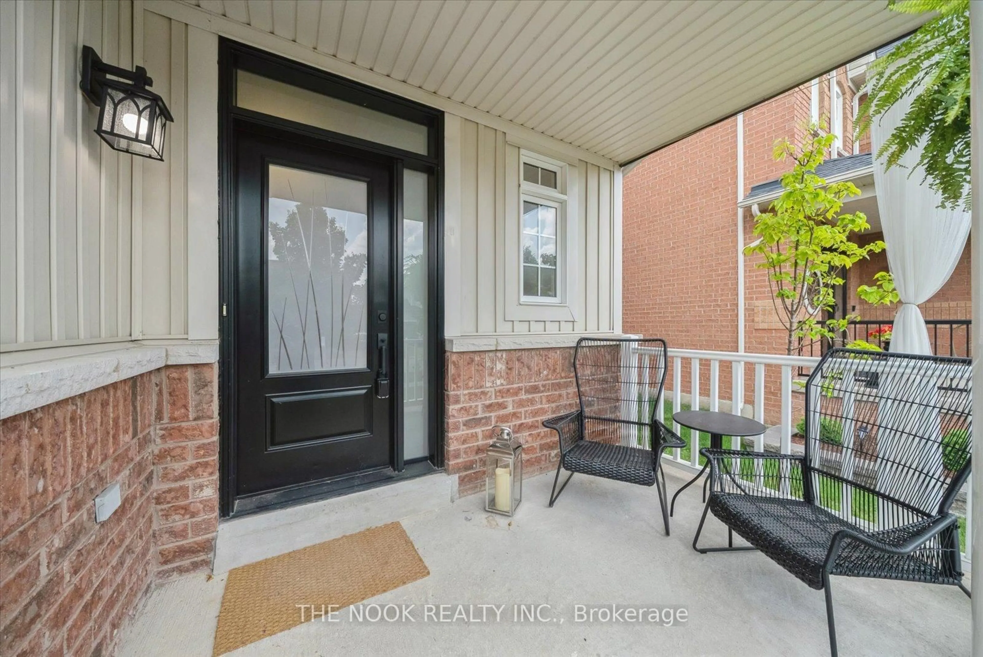 Indoor entryway for 31 Queensplate Dr, Scugog Ontario L9L 2E4