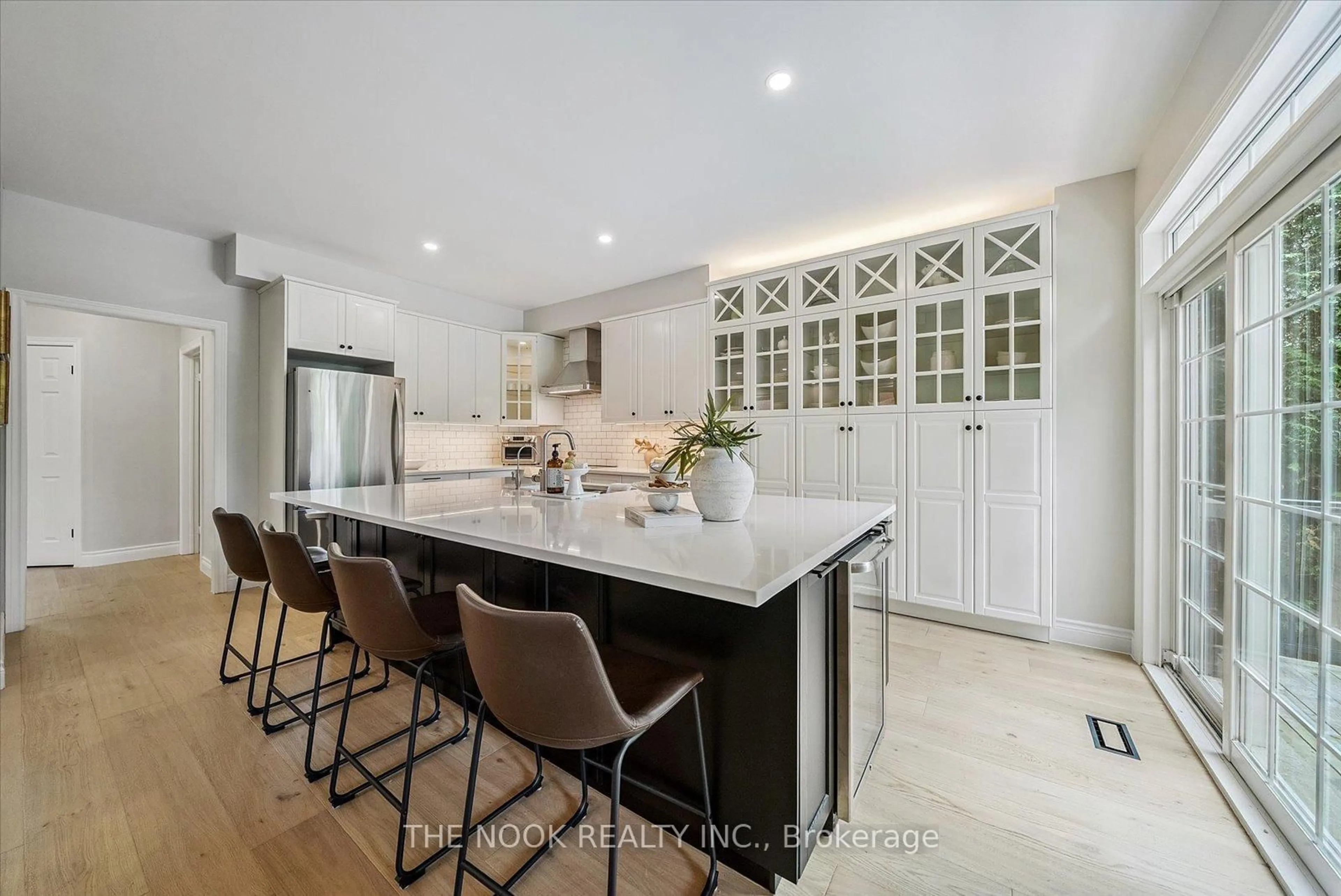 Contemporary kitchen, ceramic/tile floor for 31 Queensplate Dr, Scugog Ontario L9L 2E4