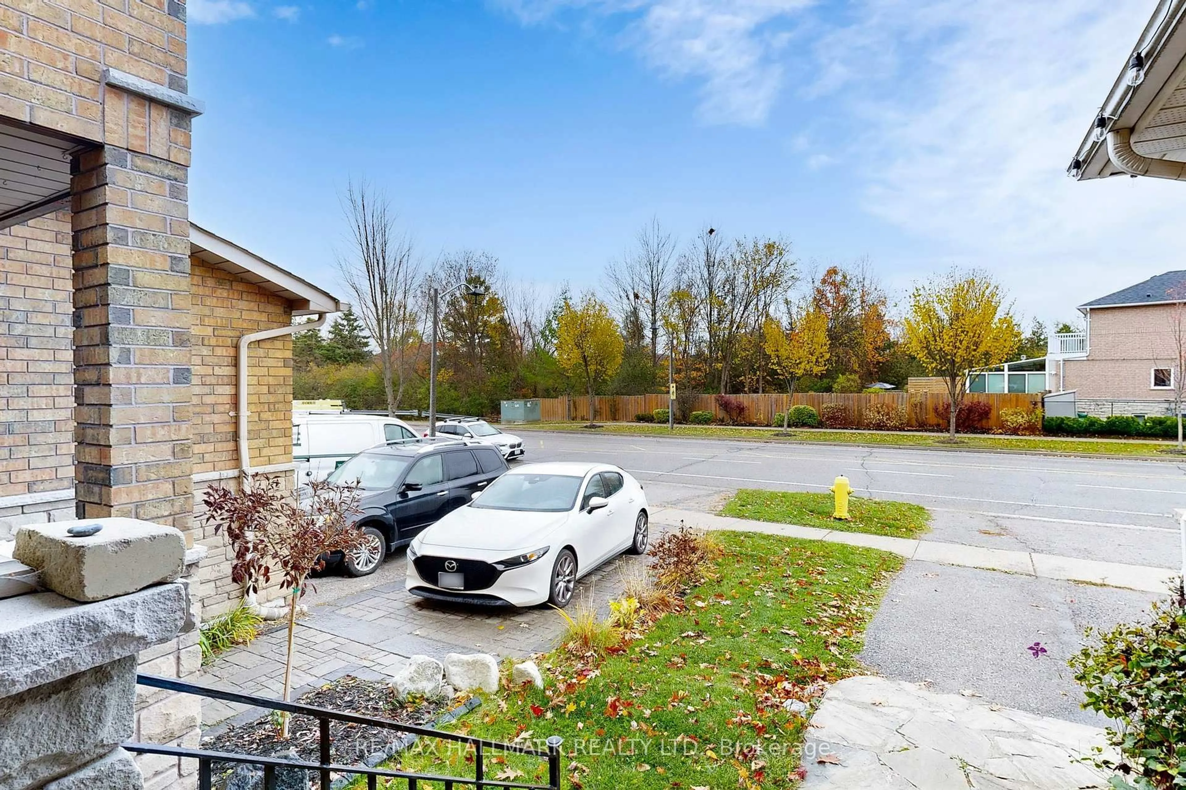 Unknown for 386 Strouds Lane, Pickering Ontario L1V 6X2