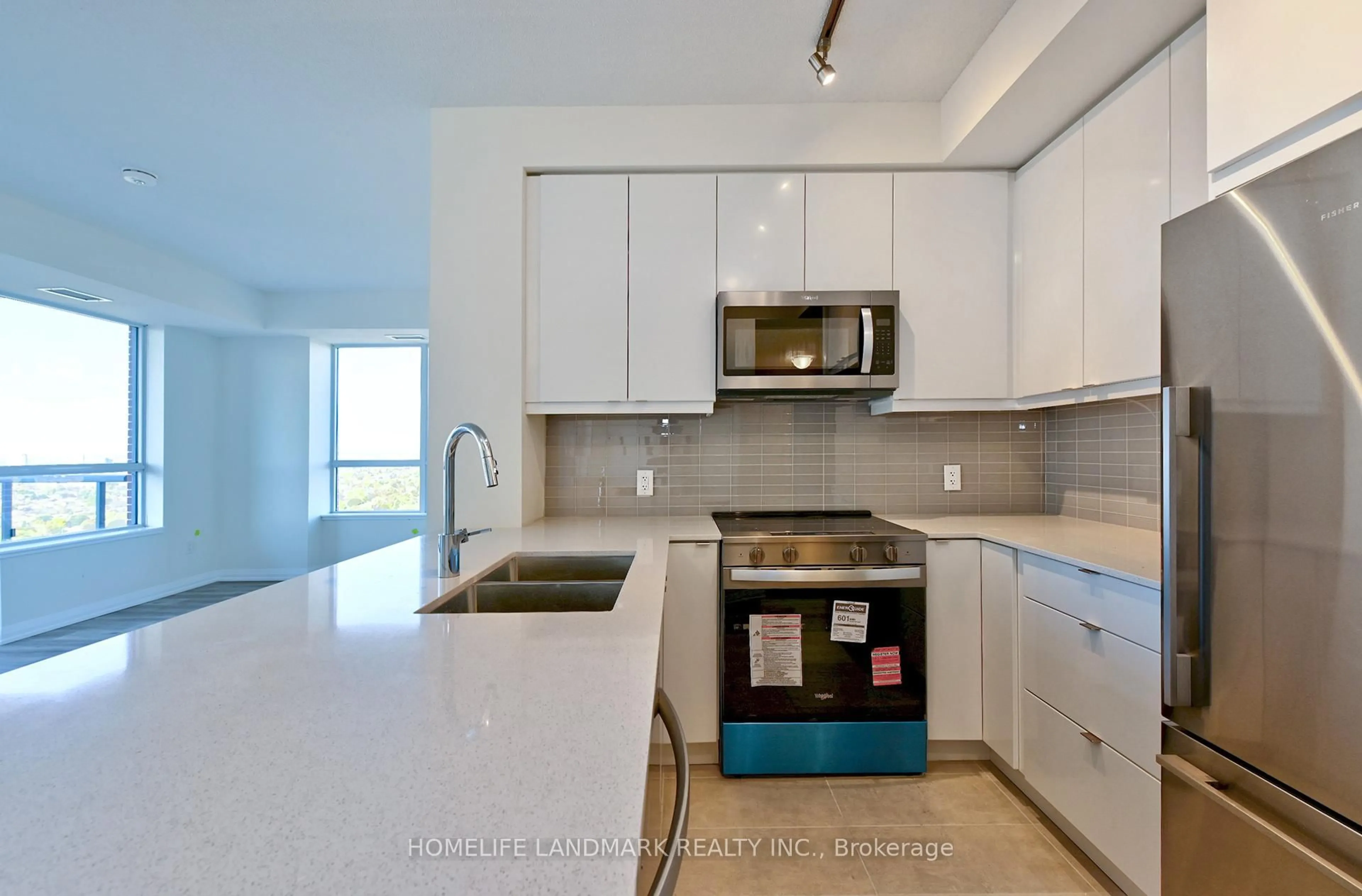 Standard kitchen, ceramic/tile floor for 3270 Sheppard Ave #2627, Toronto Ontario M1T 3K3