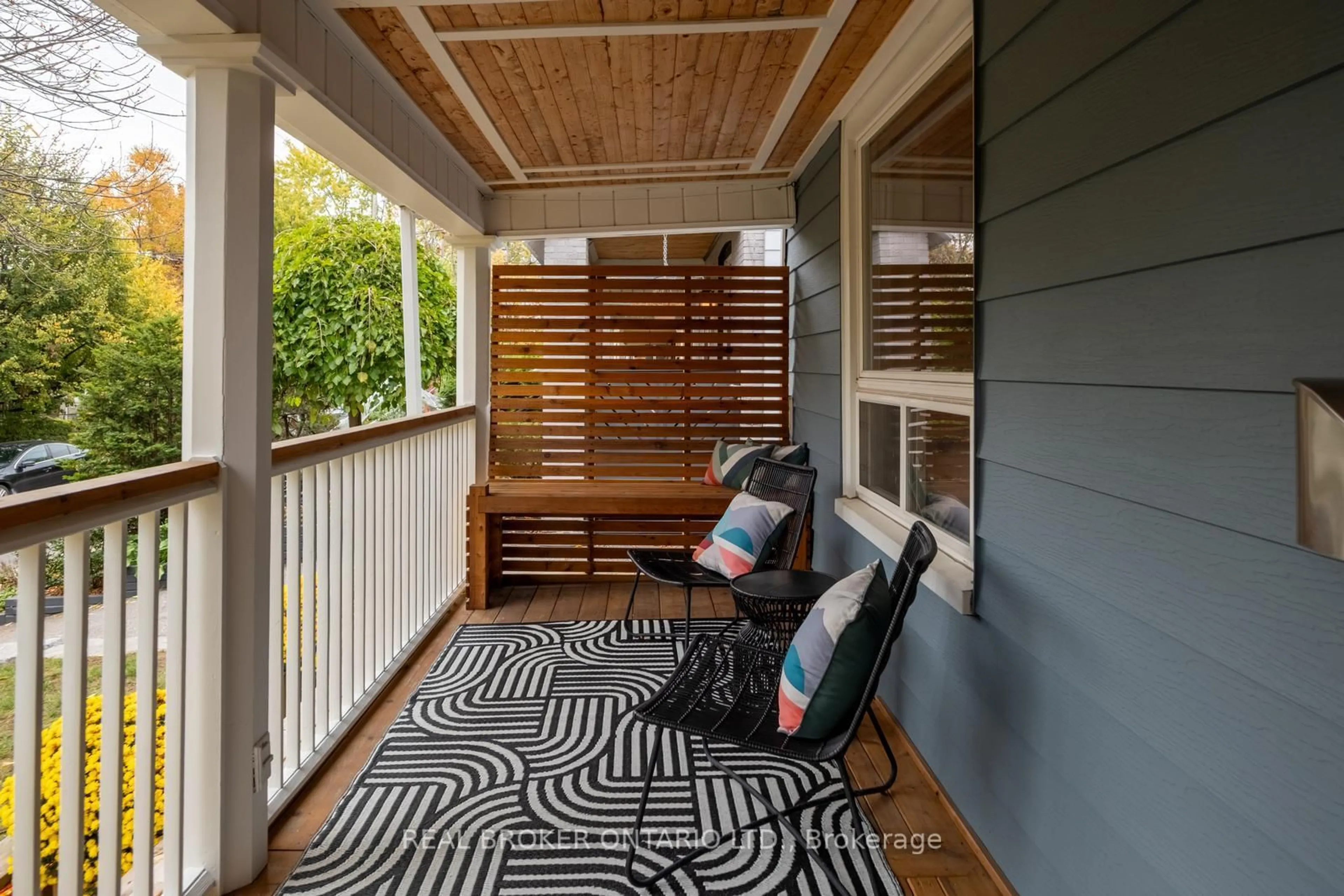 Patio, street for 21 Stephenson Ave, Toronto Ontario M4C 1E9