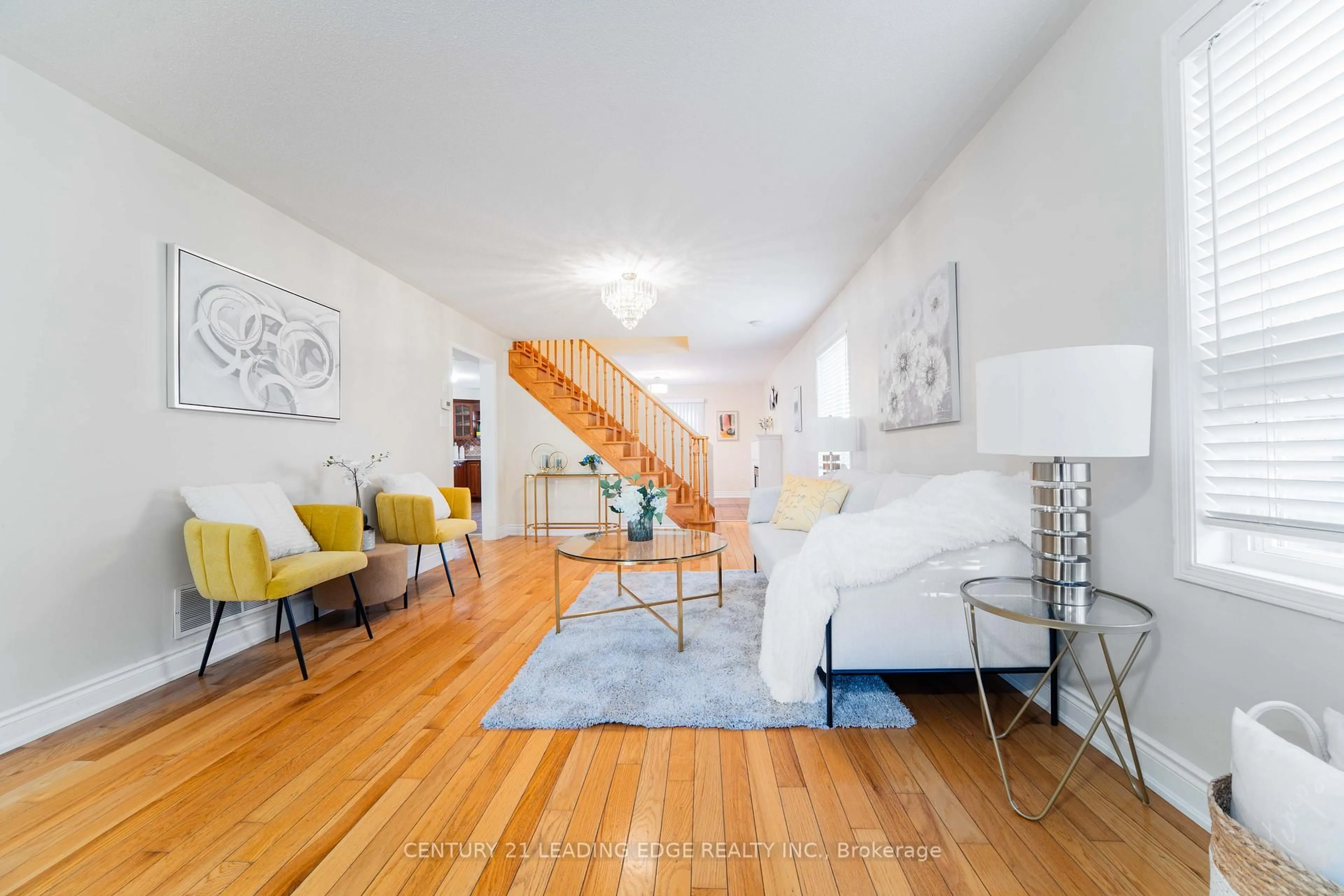 Living room with furniture, unknown for 4 Glacier Cres, Toronto Ontario M1X 2A9