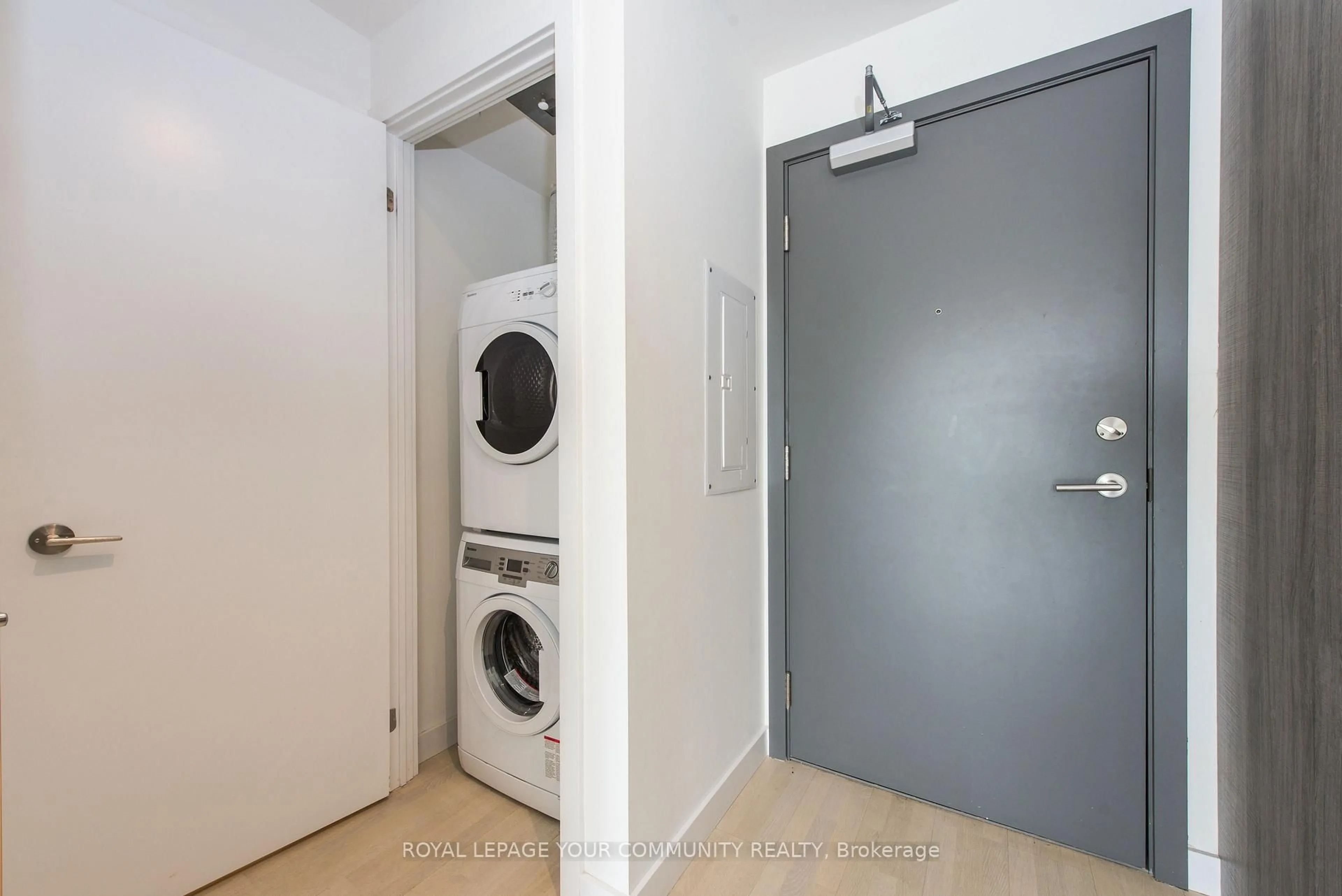 Laundry room for 246 Logan Ave #502, Toronto Ontario M4M 1J2