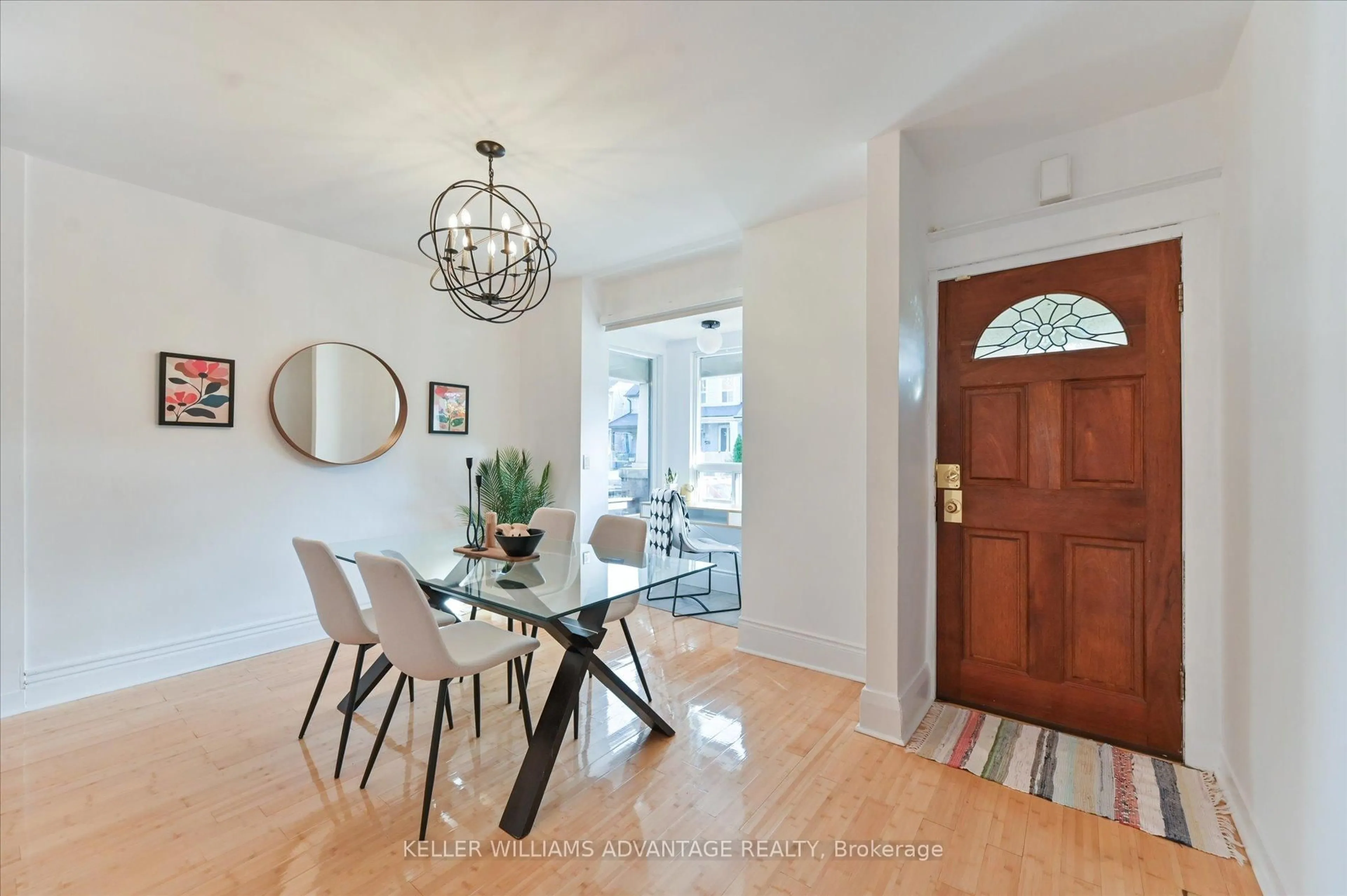 Indoor entryway for 10 Amroth Ave, Toronto Ontario M4C 4H2