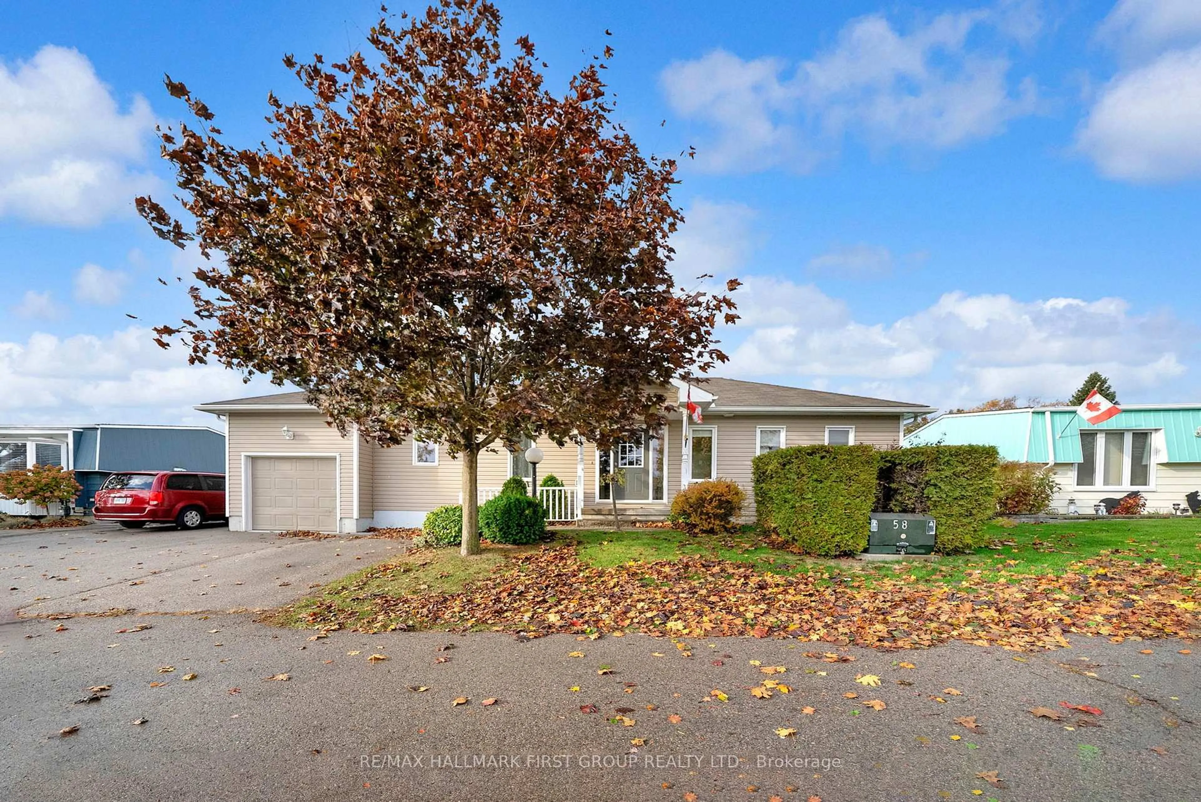 Home with vinyl exterior material, street for 14 Champlain Crt, Clarington Ontario L1B 1A5