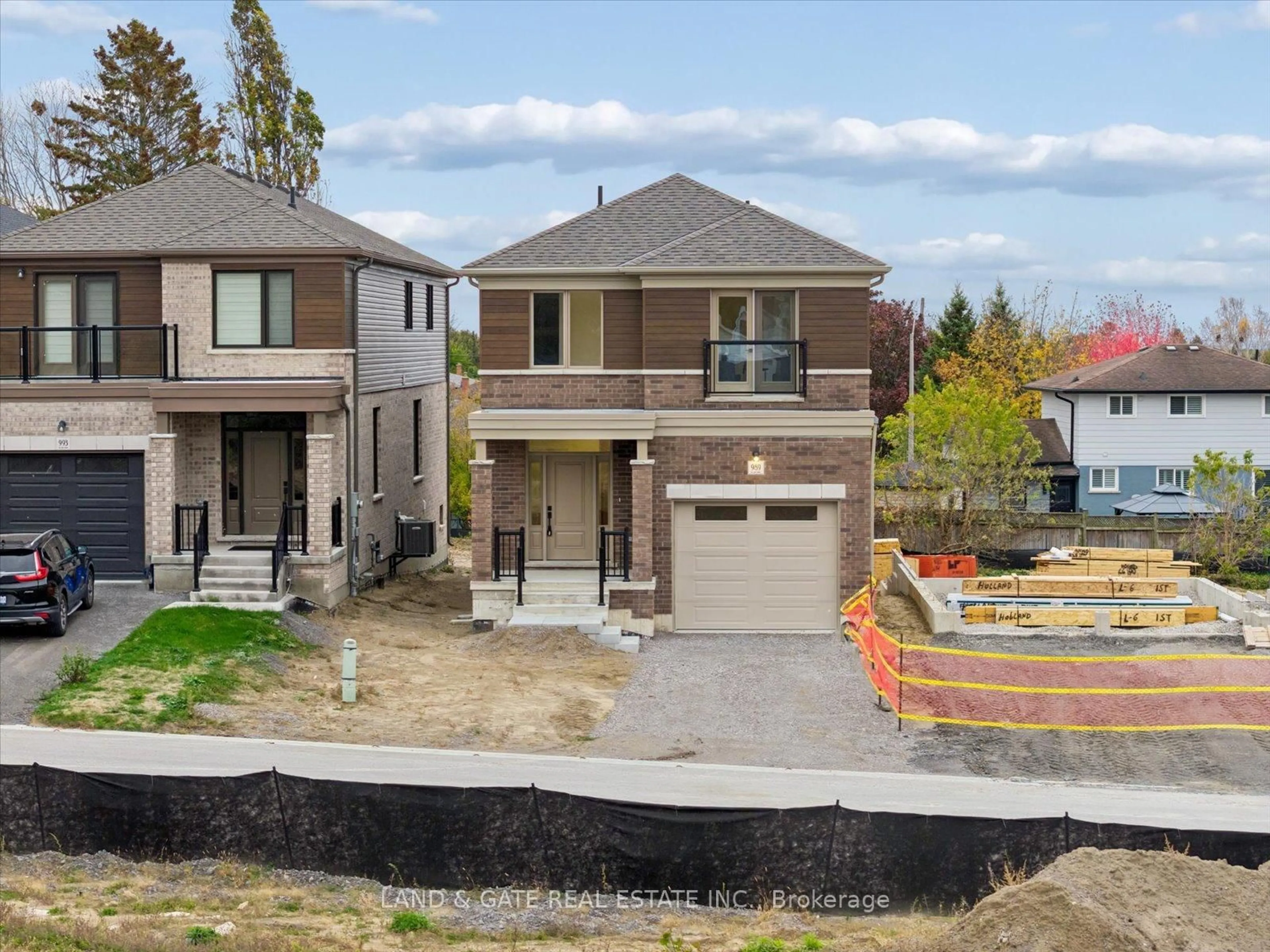 Unknown for 989 Queensdale Ave, Oshawa Ontario L1H 1H4