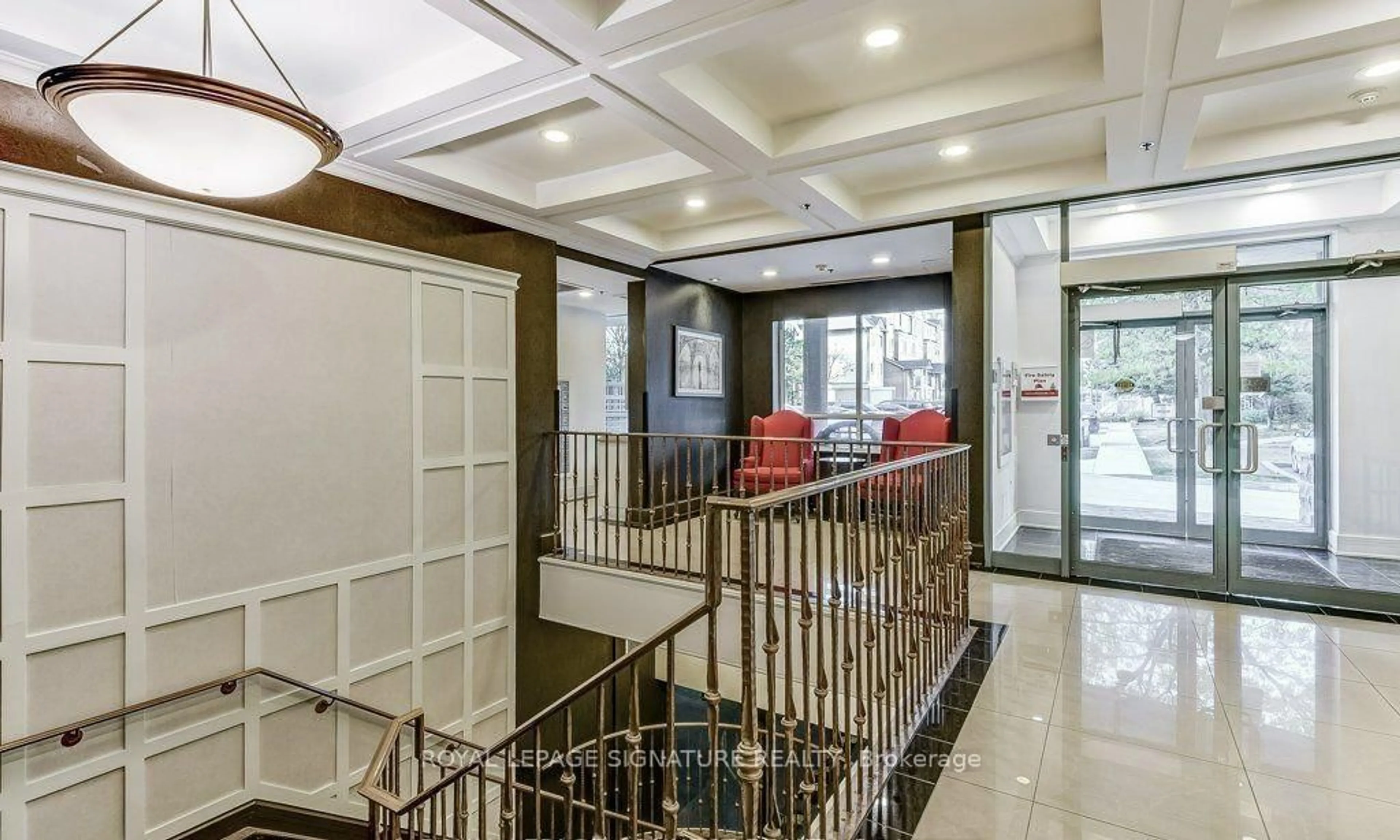 Indoor foyer for 123 Omni Dr #LL70, Toronto Ontario M1P 5A6