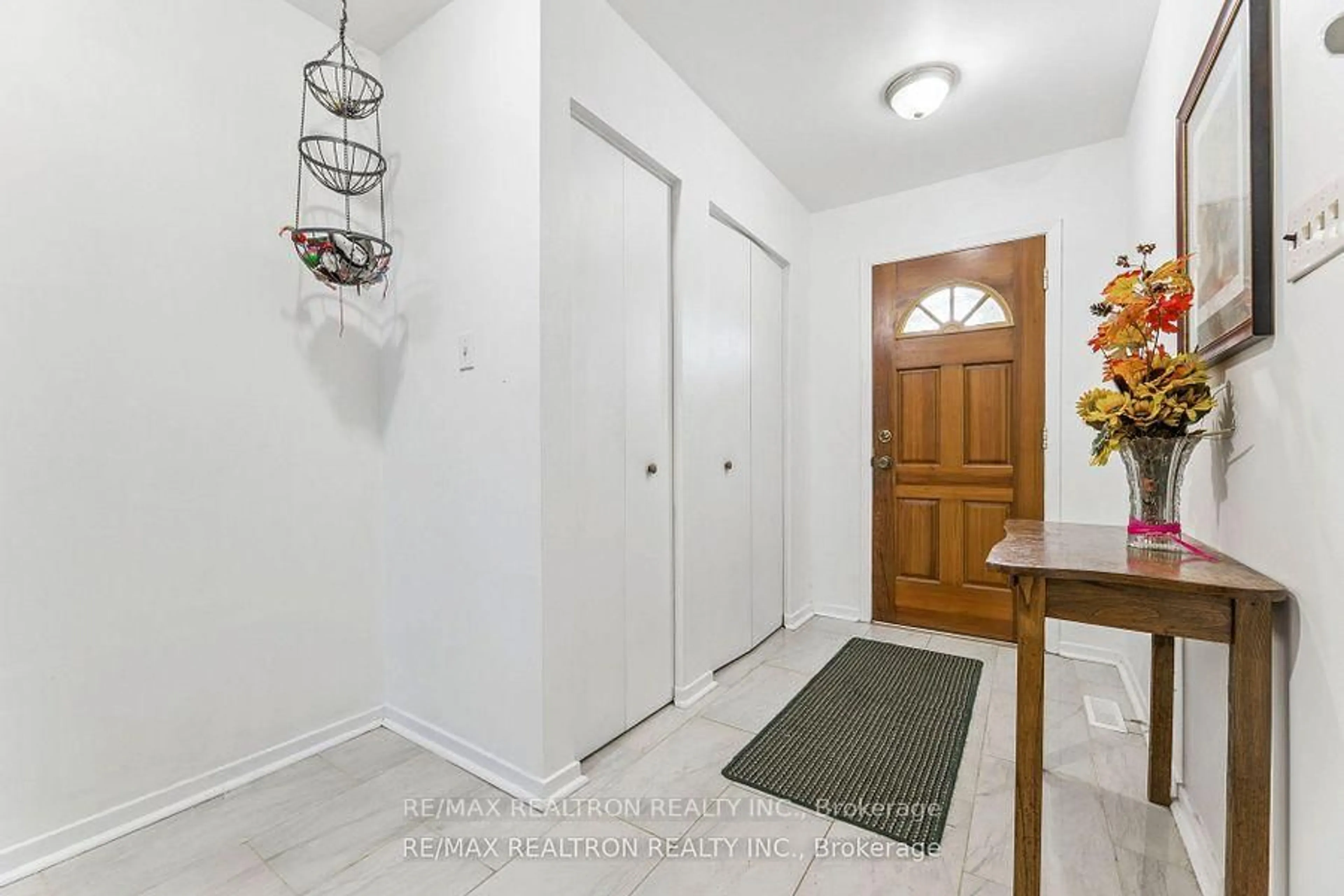 Indoor entryway for 54 Rands Rd, Ajax Ontario L1S 3P3