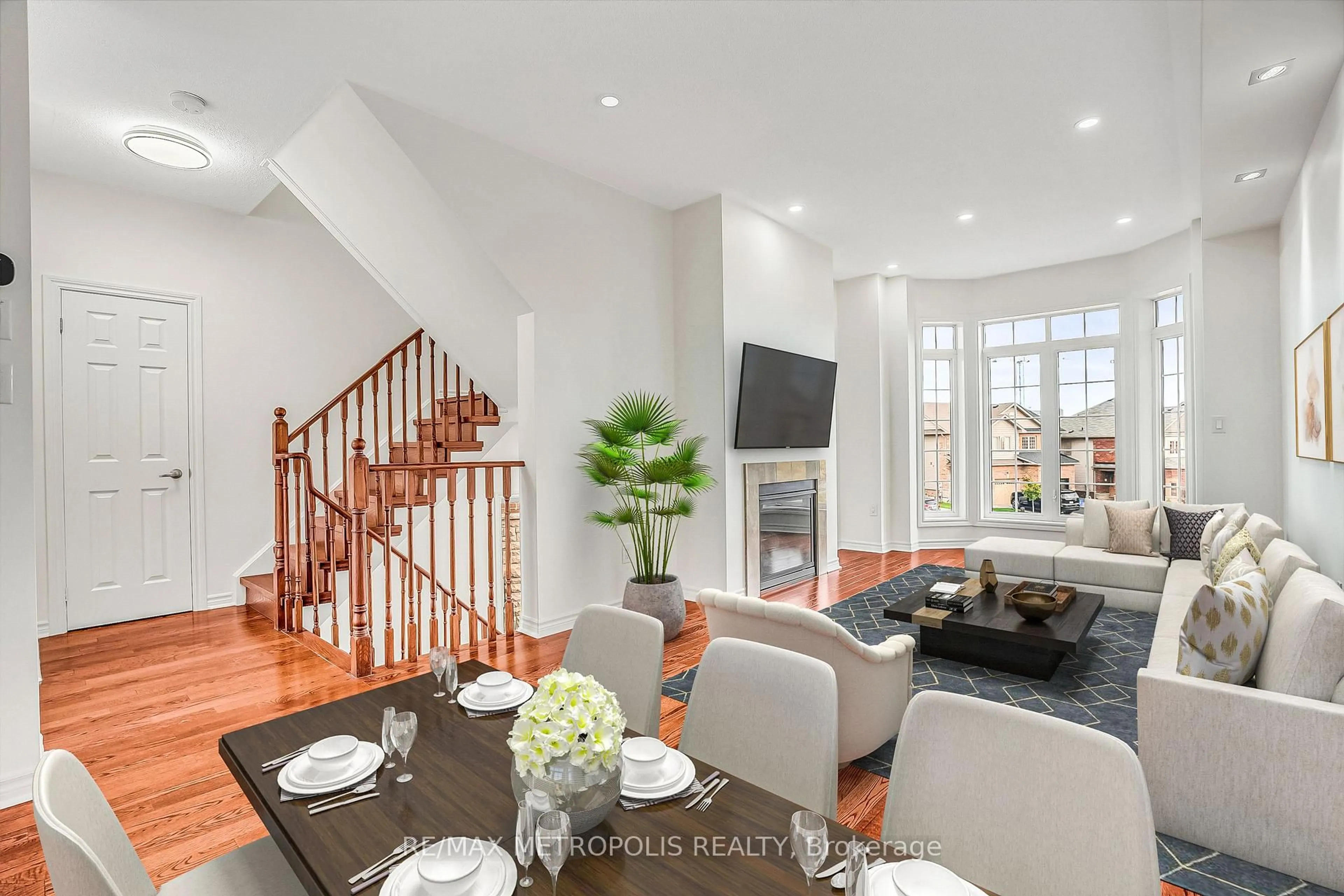 Unknown for 43 Horton St, Ajax Ontario L1Z 1E3