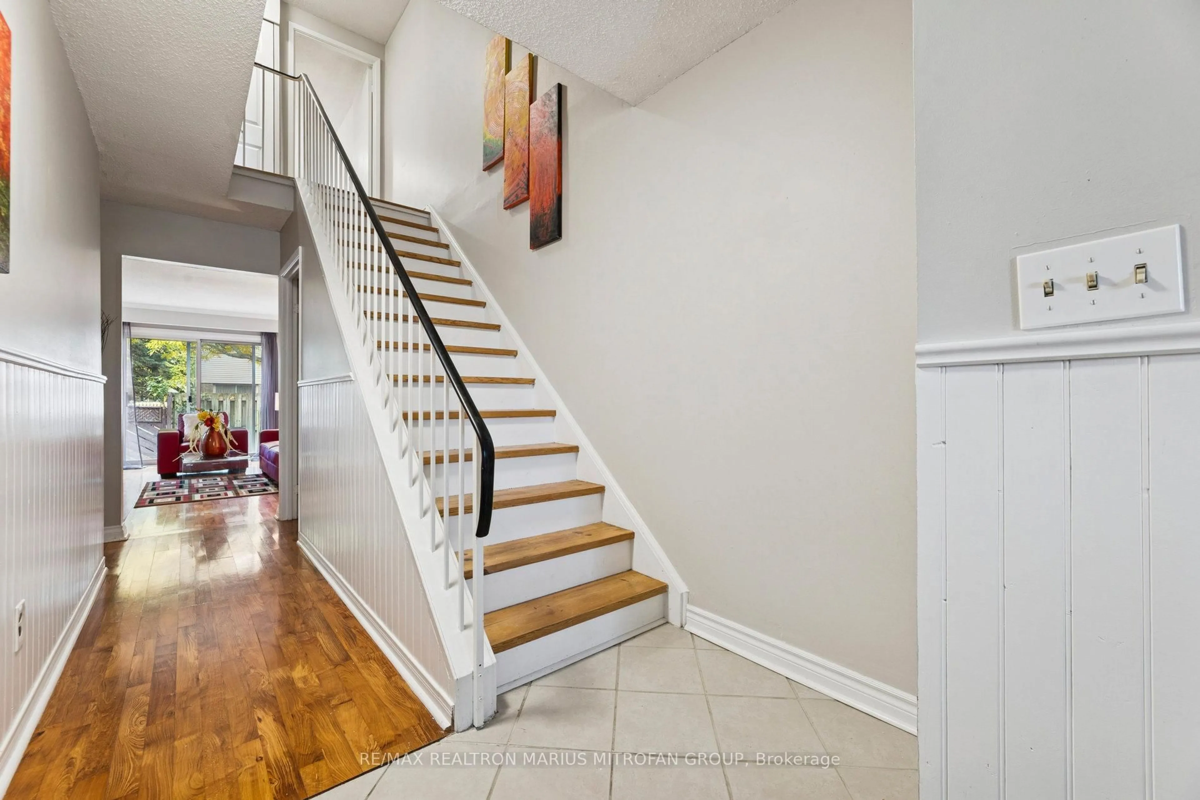 Unknown for 905 Burns St #71, Whitby Ontario L1N 6J5