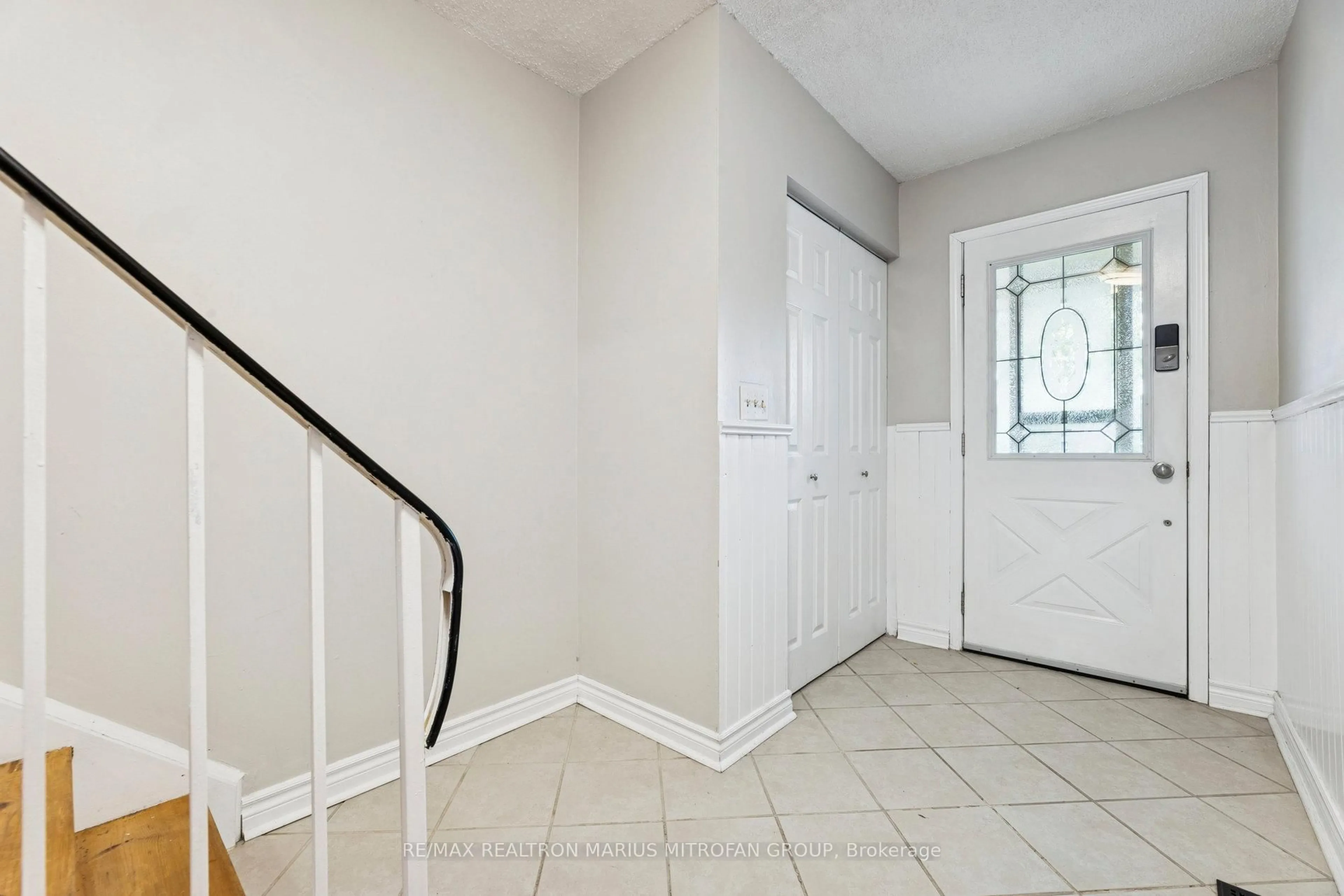 Unknown for 905 Burns St #71, Whitby Ontario L1N 6J5