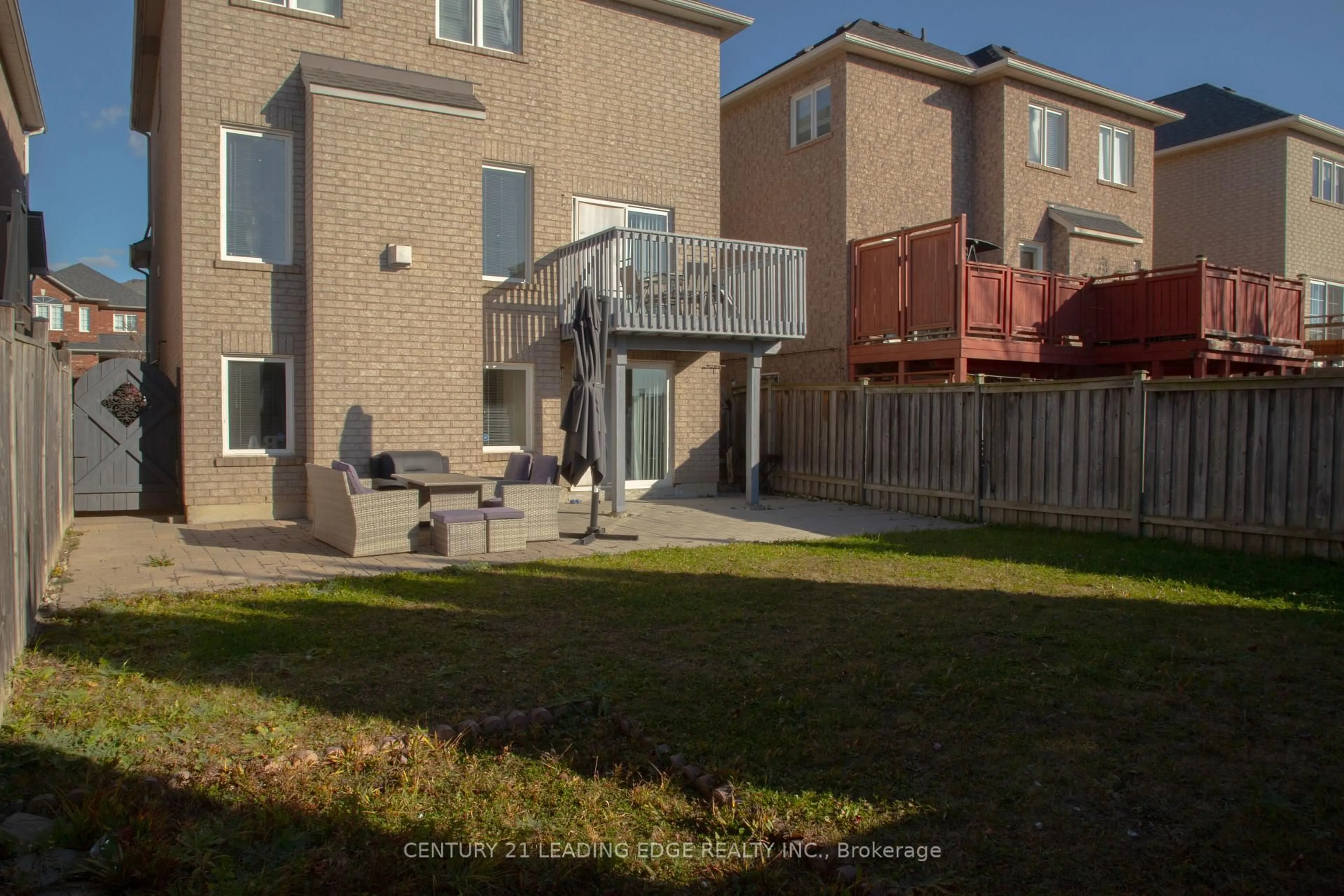 A pic from outside/outdoor area/front of a property/back of a property/a pic from drone, unknown for 157 Dooley Cres, Ajax Ontario L1T 4J6