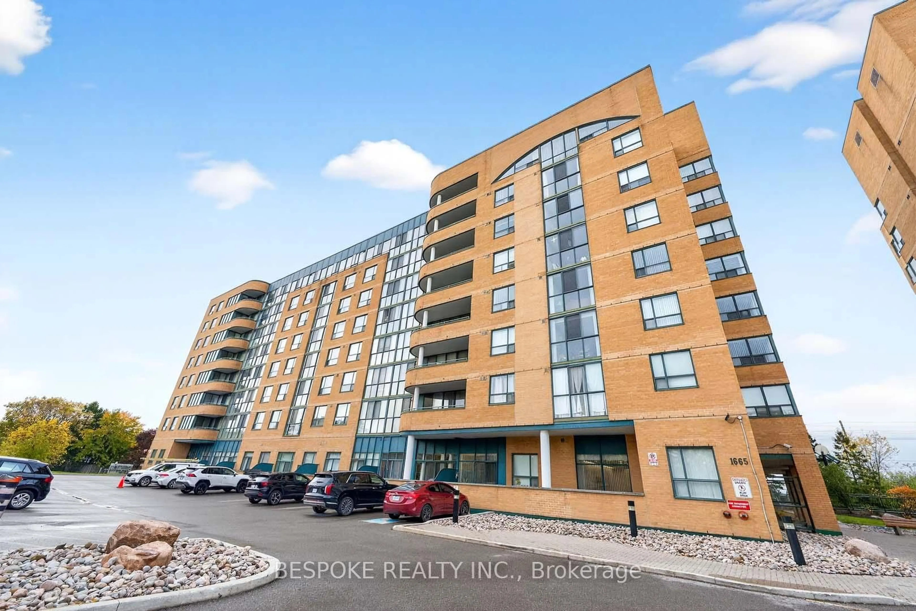 A pic from outside/outdoor area/front of a property/back of a property/a pic from drone, building for 1665 Pickering Pkwy #409, Pickering Ontario L1V 6L4