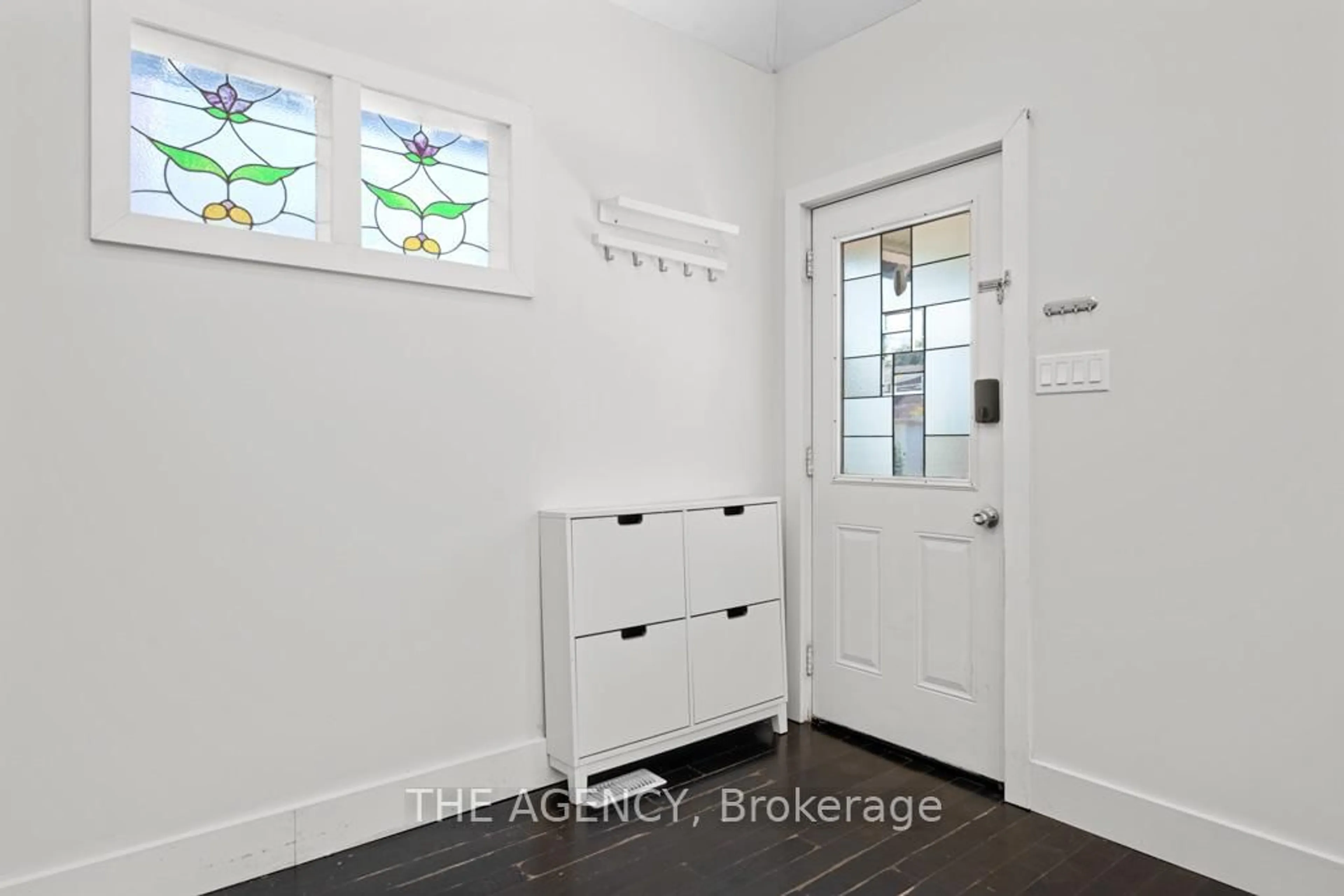 Indoor entryway for 26 Gatwick Ave, Toronto Ontario M4C 1W3