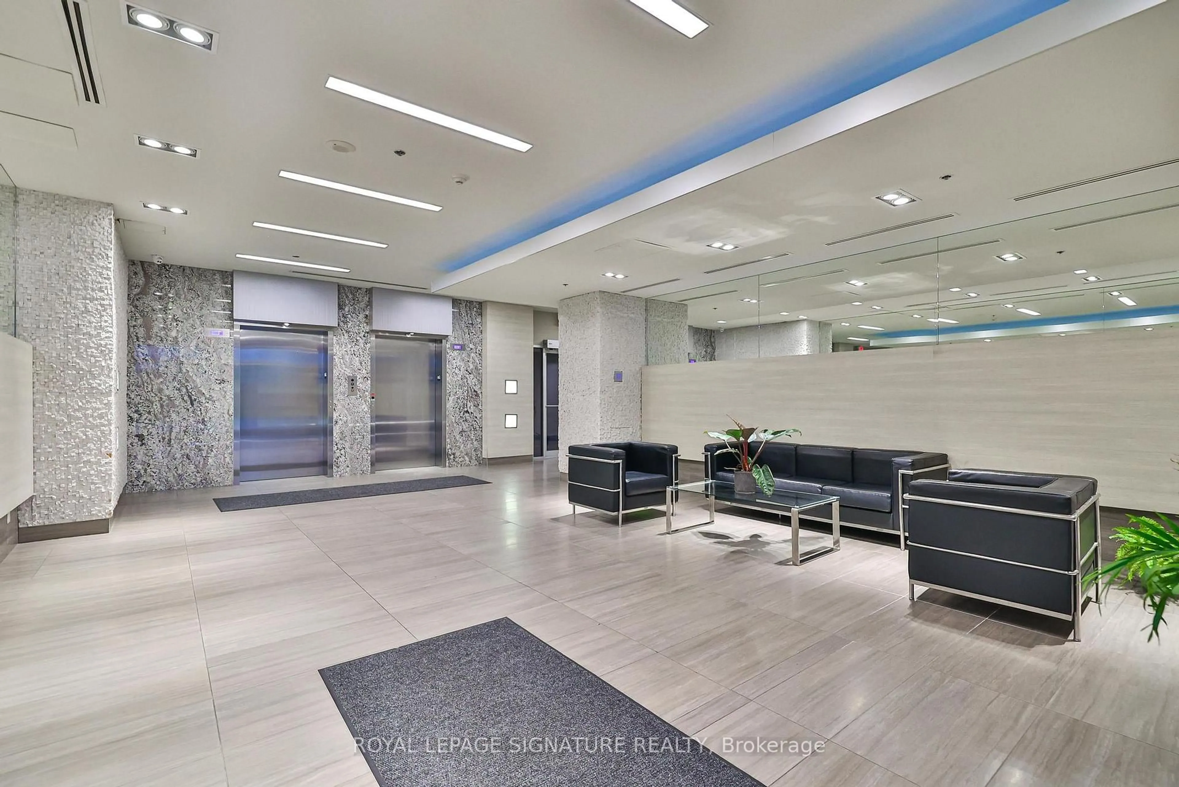 Indoor foyer for 3520 Danforth Ave #502, Toronto Ontario M1L 1E5