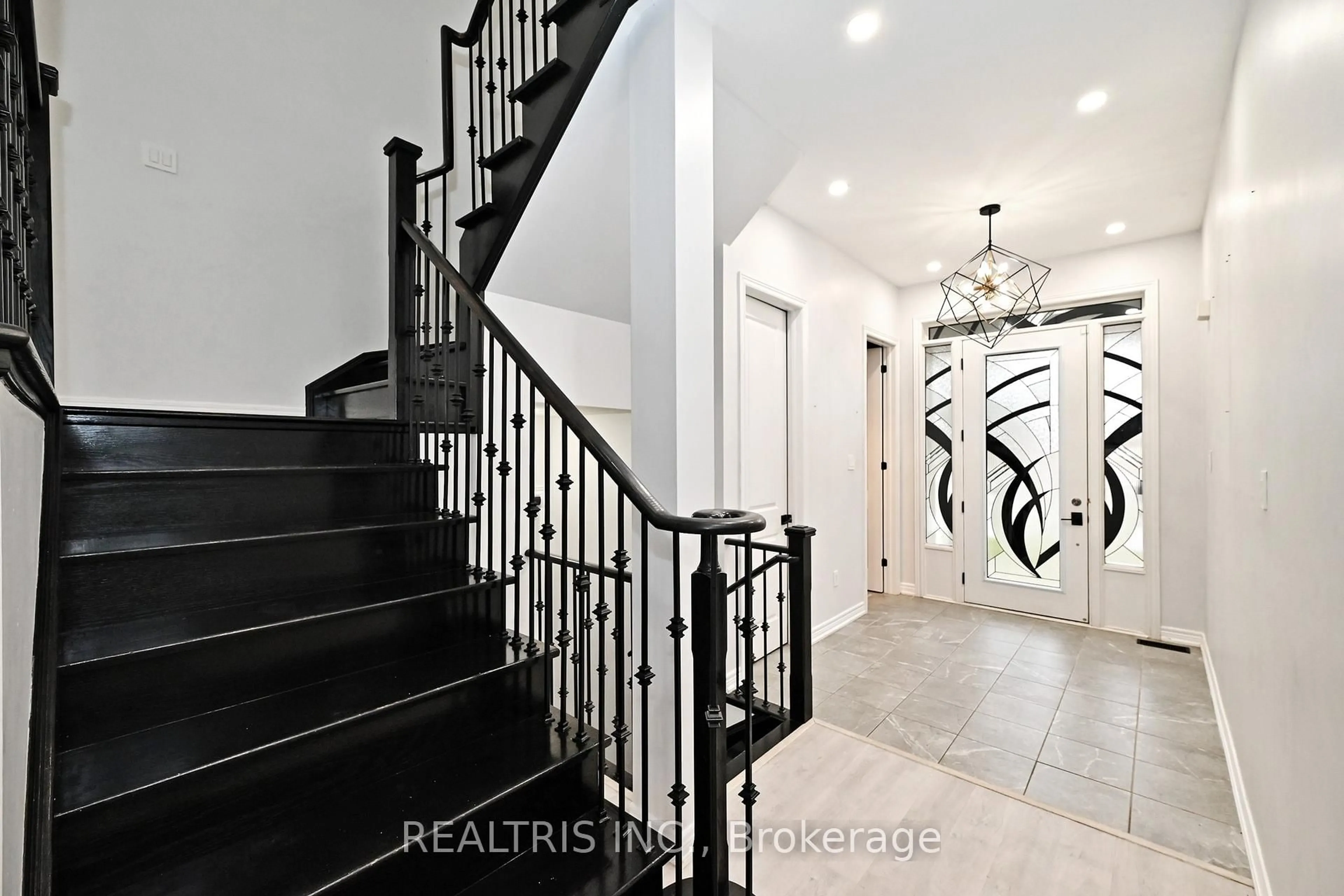 Unknown for 133 Auckland Dr, Whitby Ontario L1P 0J4